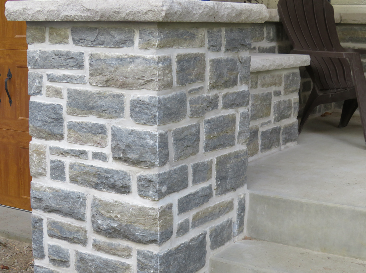 Porch pillars in Weatheredge Limestone Splitface Ledgerock
