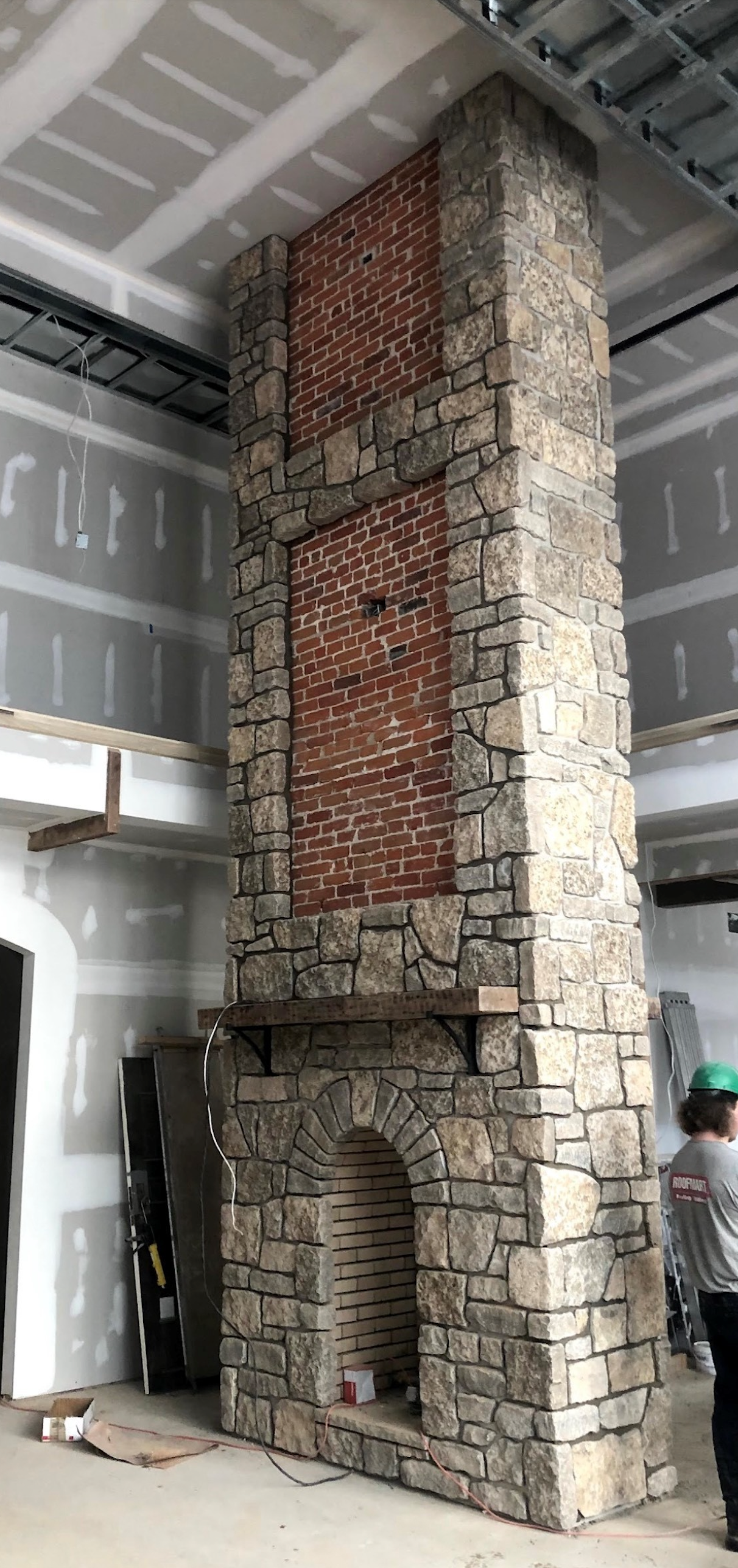 Harvest Gold Limestone Olde Mill Blend - Thin Veneer Stone - Tumbled - Flats