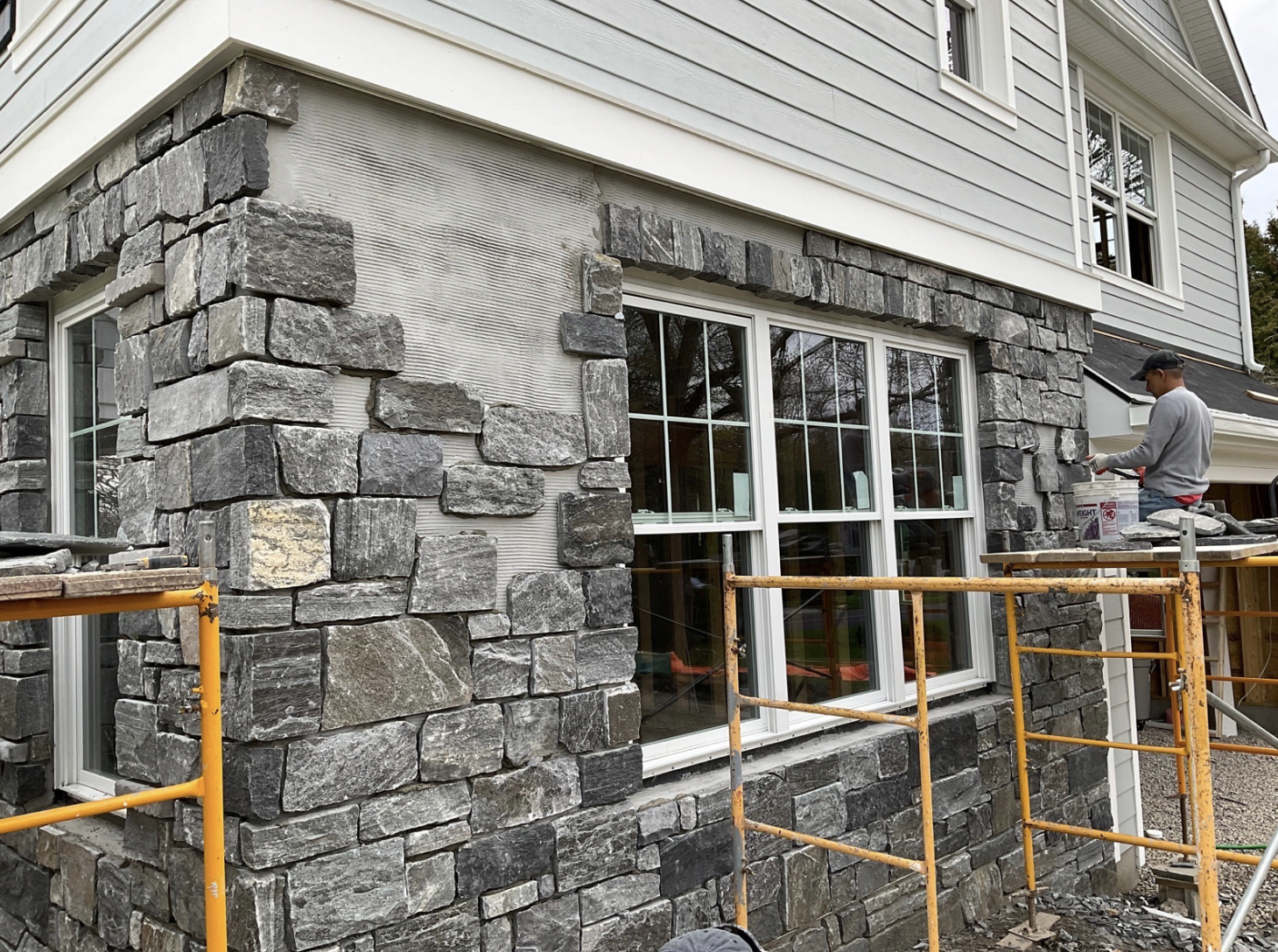 Cheltenham Blend Squares and Rectangles - Thin Stone Veneer - Corners