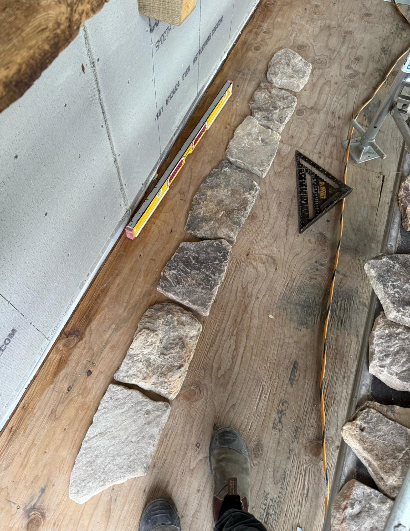 Collingwood Weathered Face Premium Brown Sandstone Blend - Thin Stone Veneer - Flats