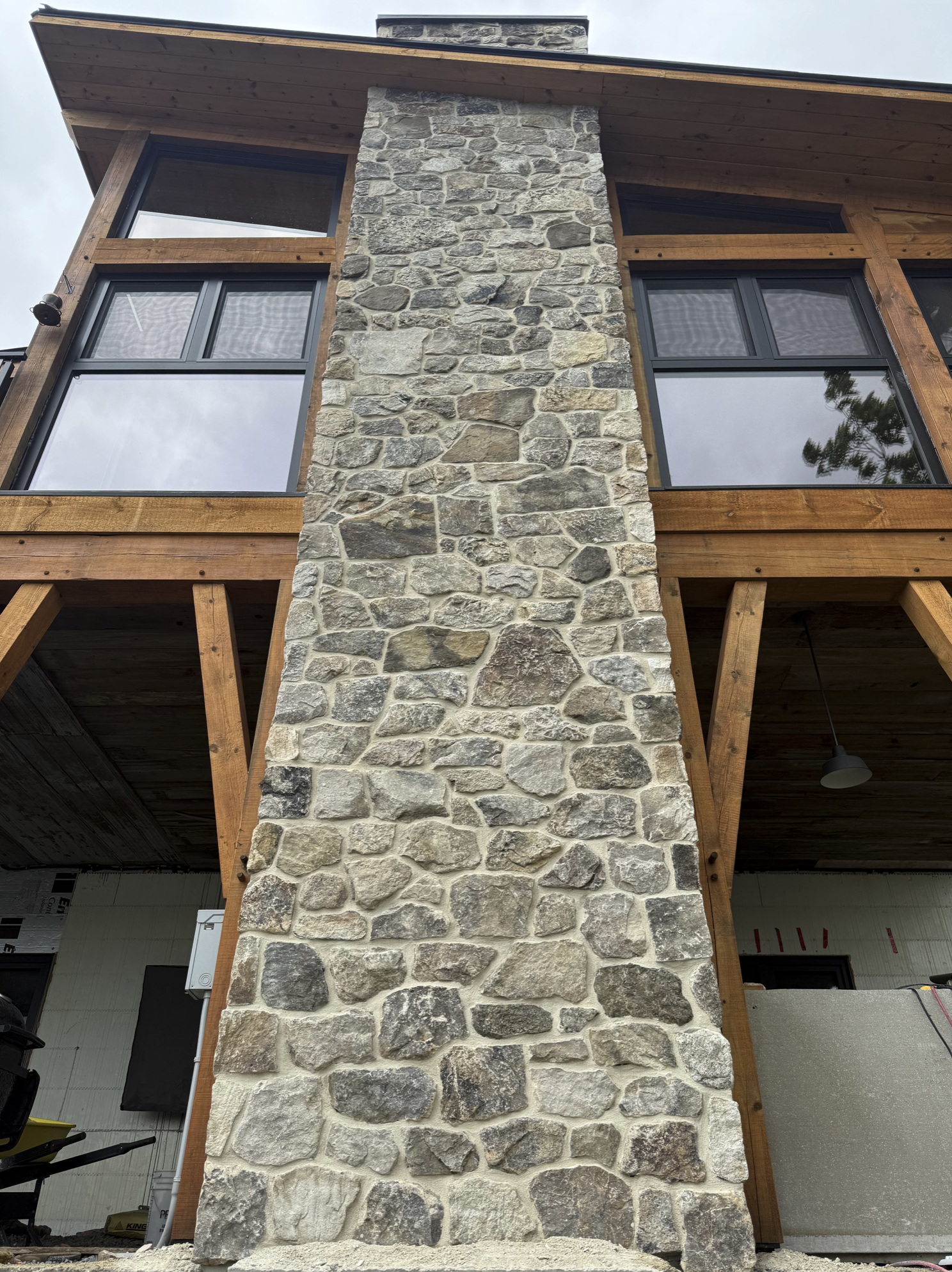 Collingwood Weathered Face Premium Brown Sandstone Blend - Thin Stone Veneer - Corners