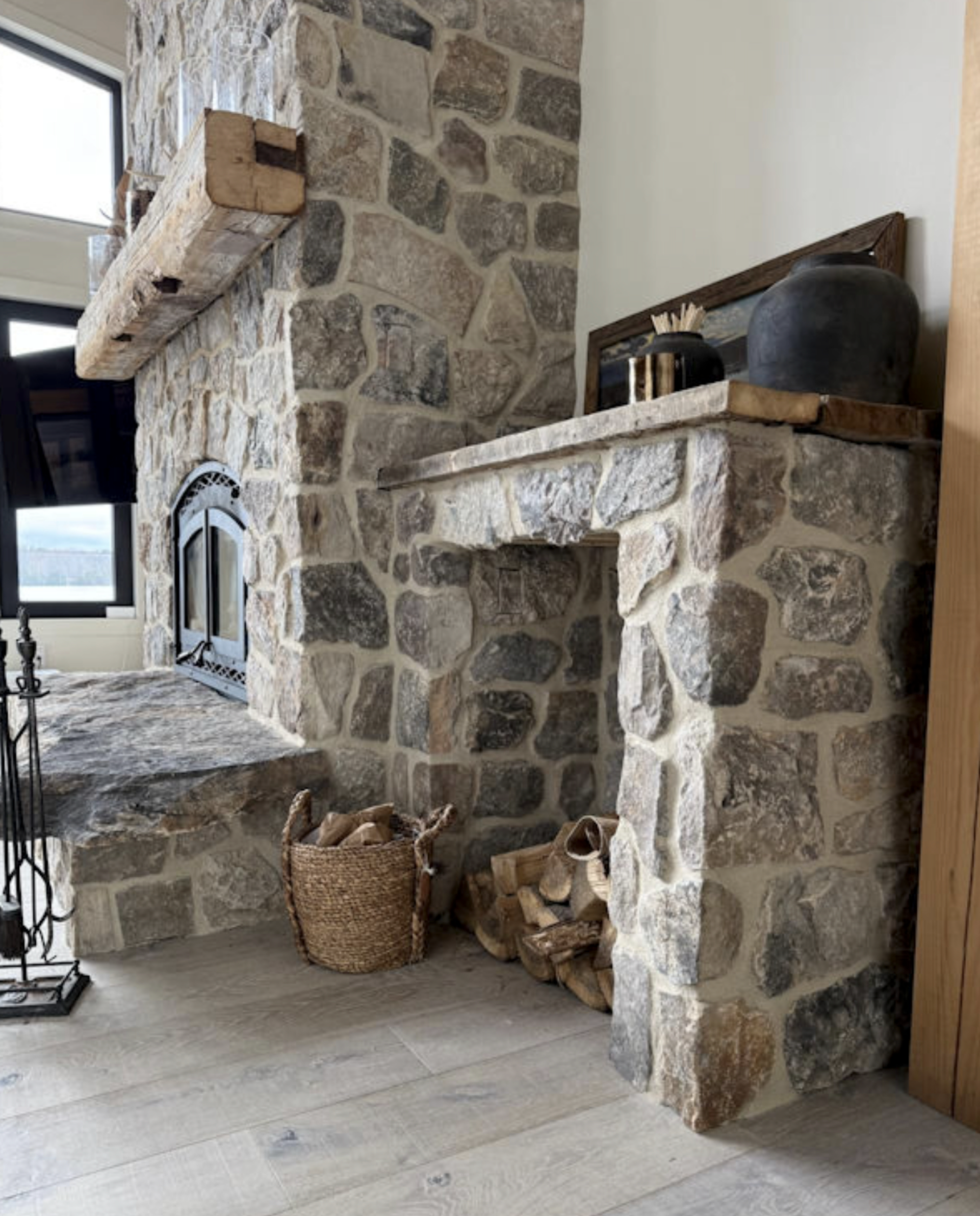 Collingwood Weathered Face Brown Sandstone Blend - Thin Stone Veneer - Flats