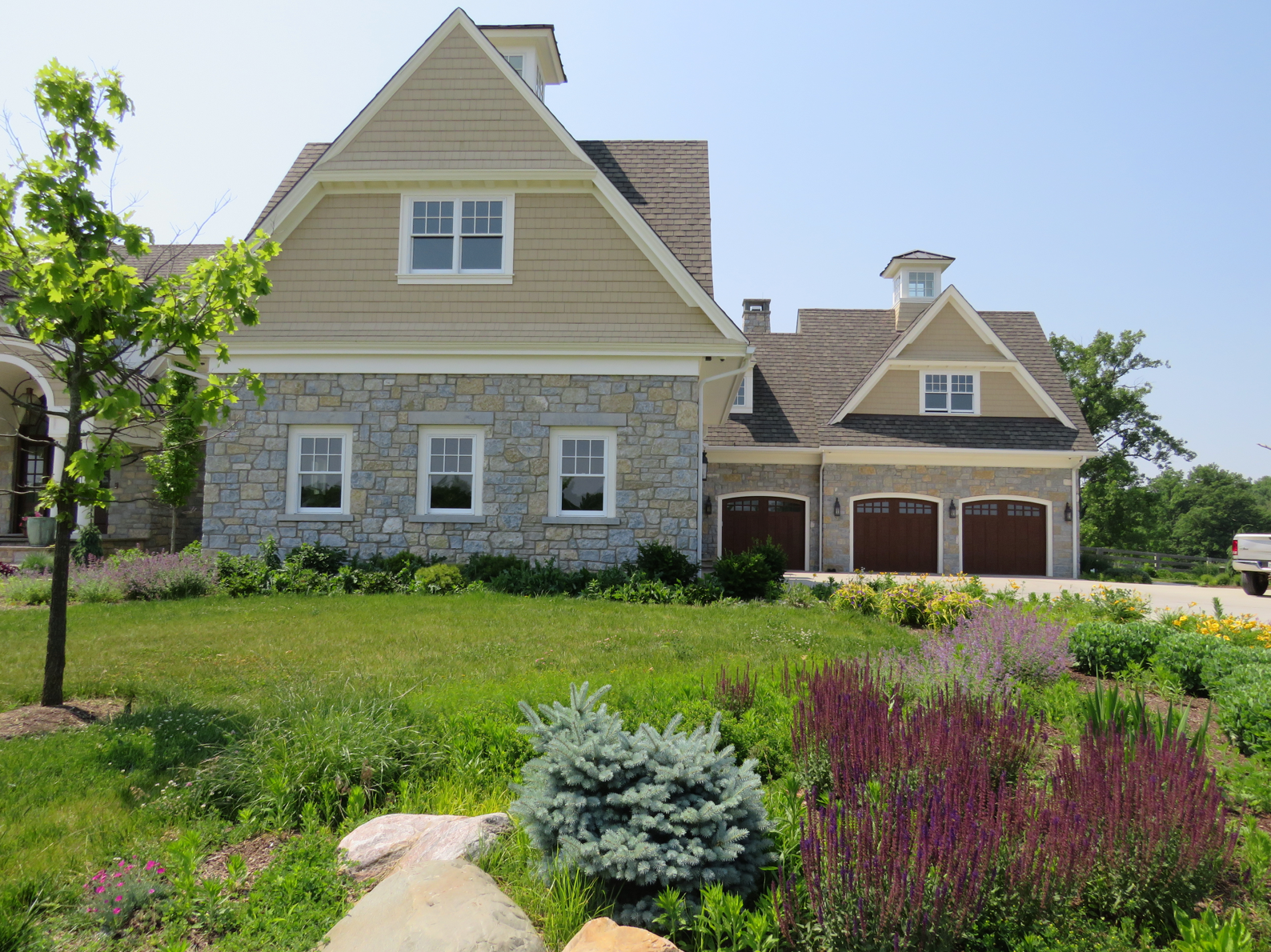 Dayton County Blend - Tumbled Weatheredge and Harvest Gold Limestone - Flats