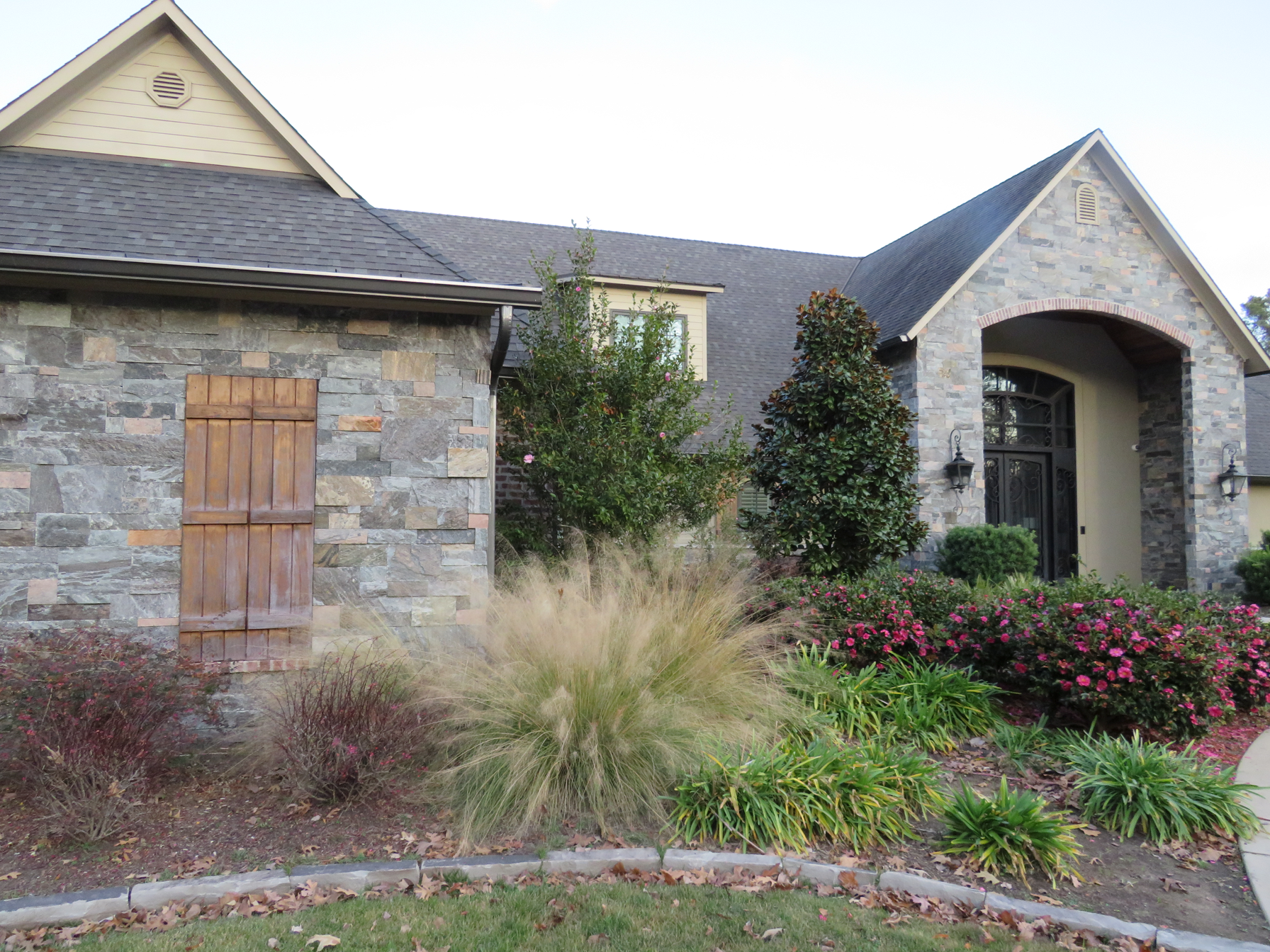 Elite Blue Granite Gain's Blend Thin Veneer - Drystack Sawn Height - Flats