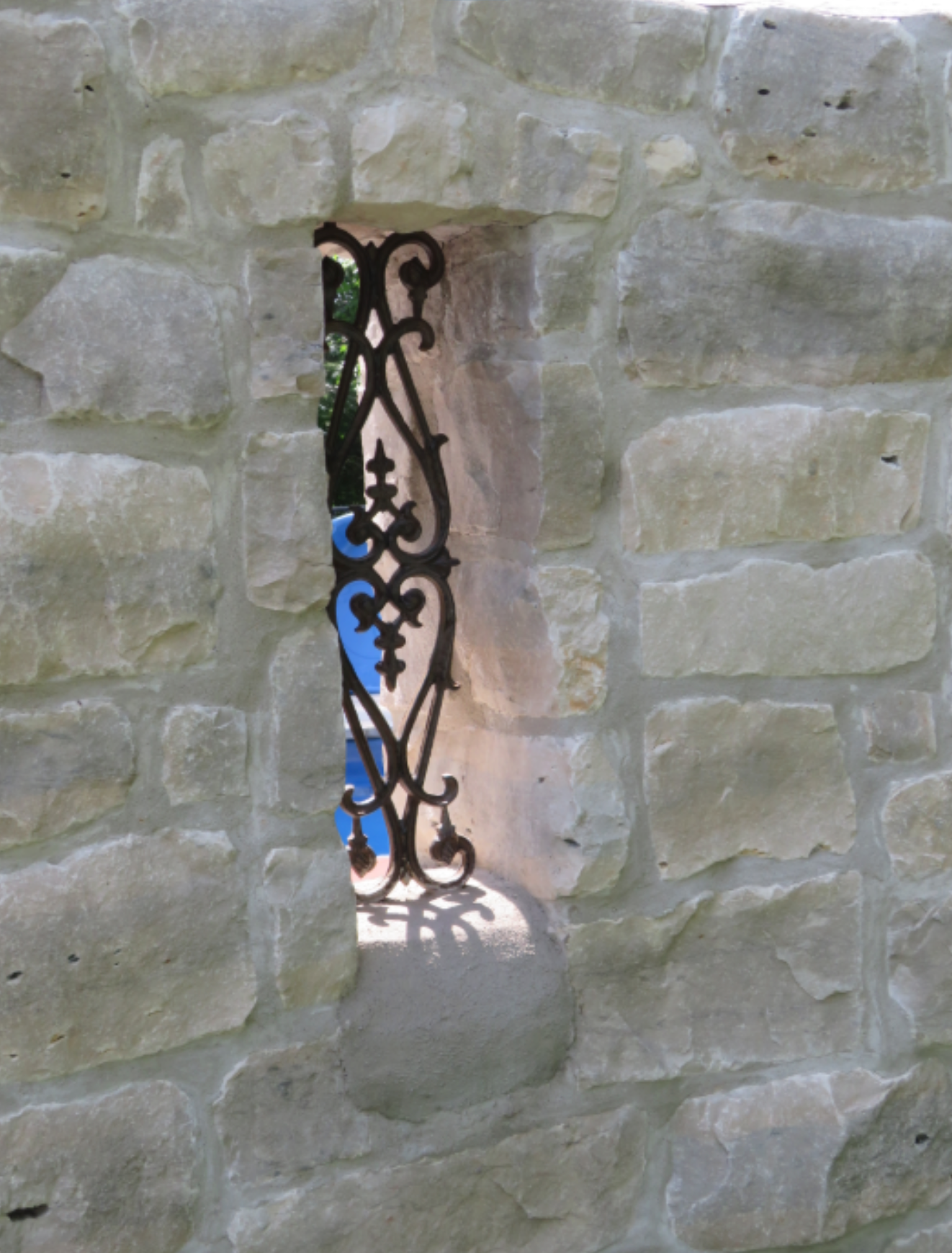 Guelph Buff Tan Limestone - Tumbled Thin Veneer - Flats