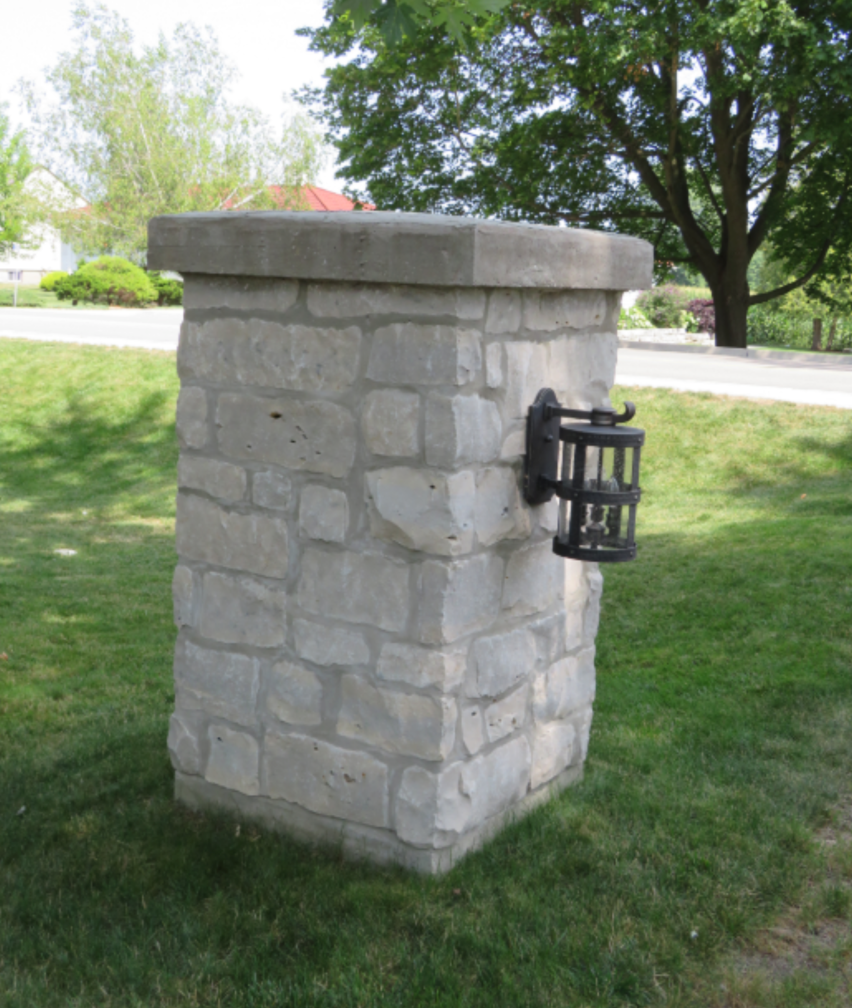 Guelph Buff Tan Limestone - Tumbled Thin Veneer - Flats