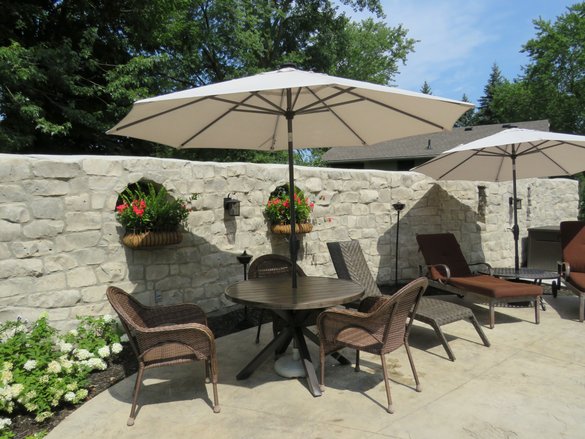 Guelph Buff Tan Limestone - Tumbled Thin Veneer - Flats