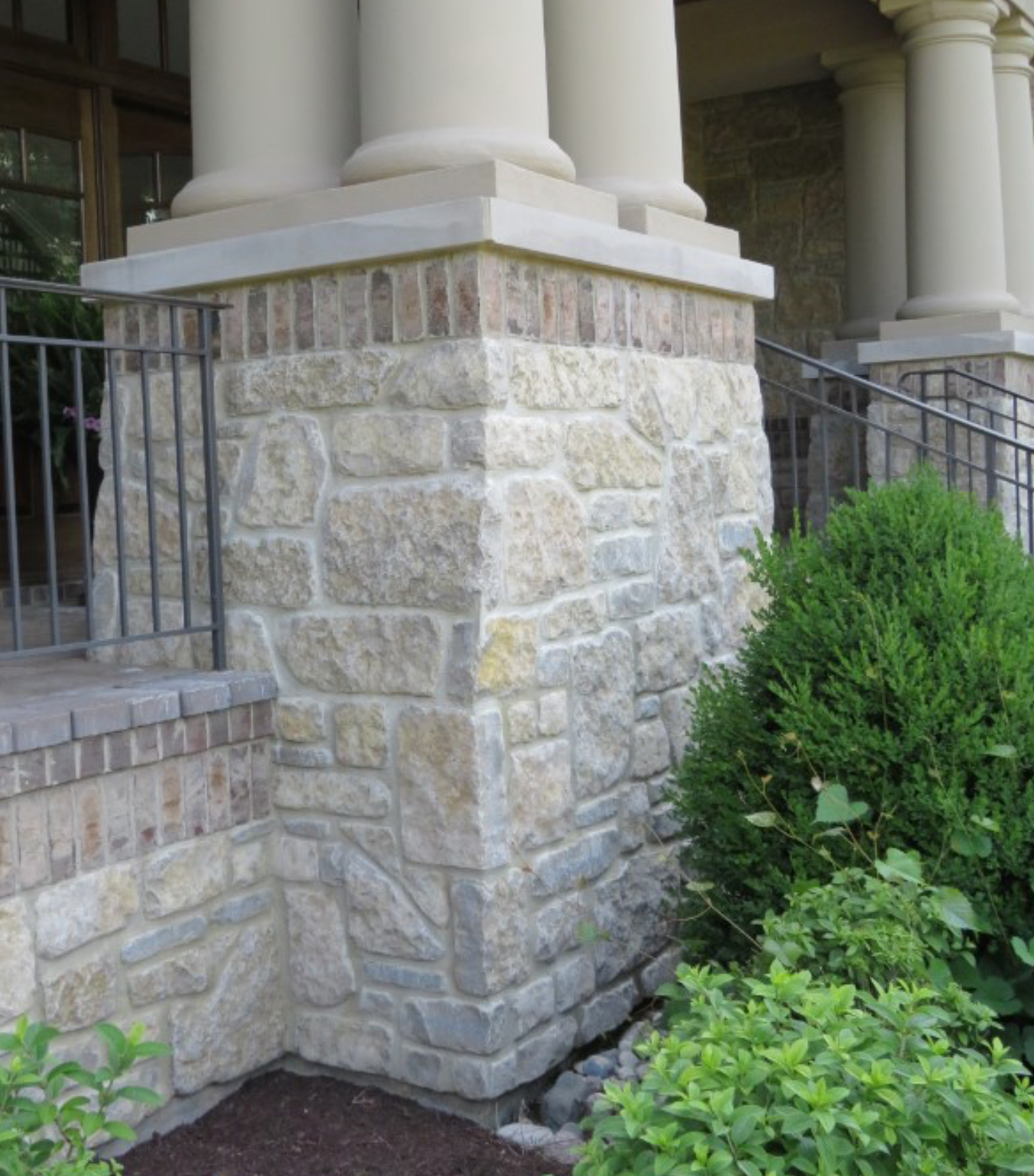 Harvest Gold Limestone Olde Mill Blend - Thin Veneer Stone - Tumbled - Flats
