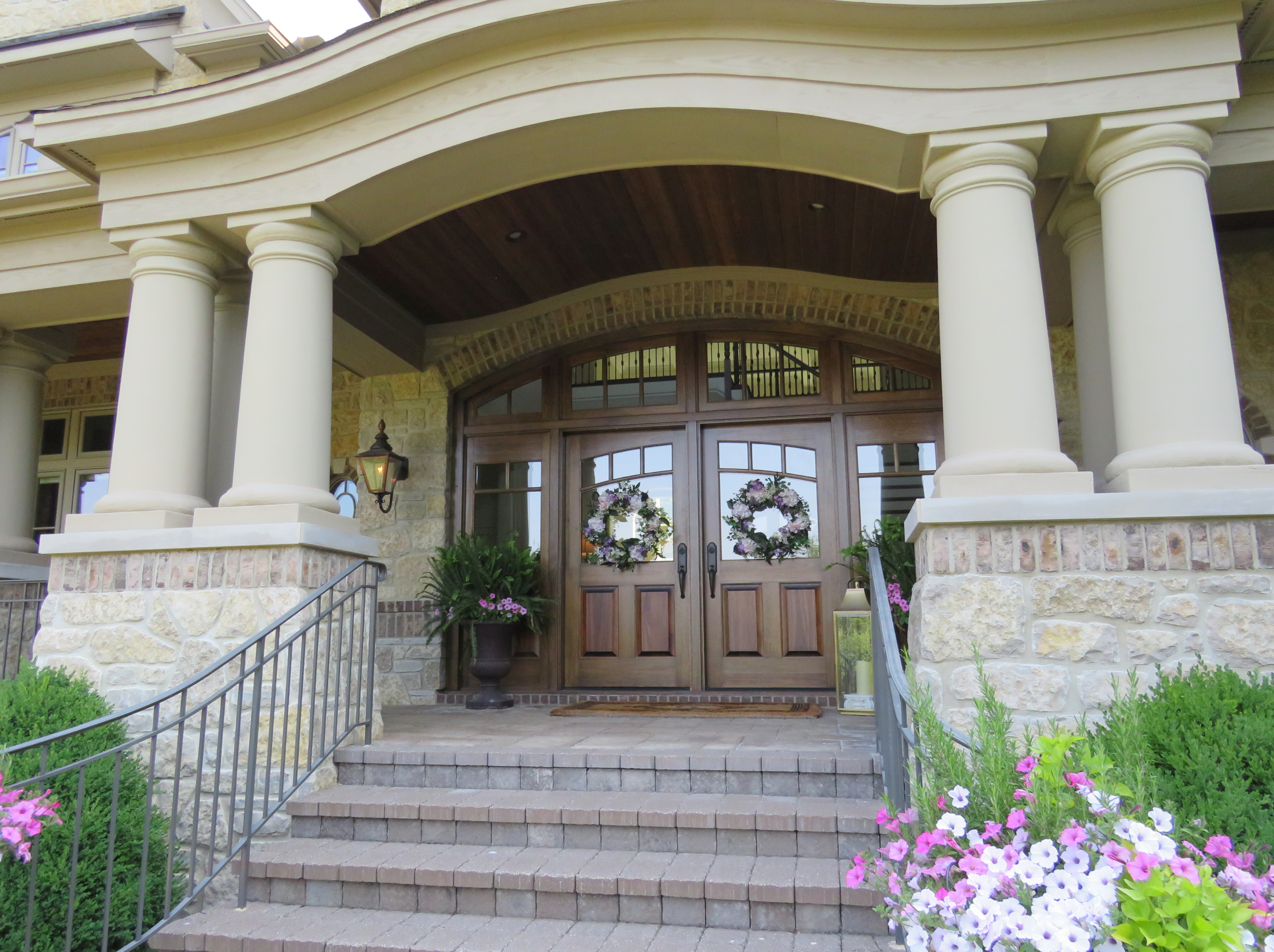 Harvest Gold Limestone Olde Mill Blend - Thin Veneer Stone - Tumbled - Flats