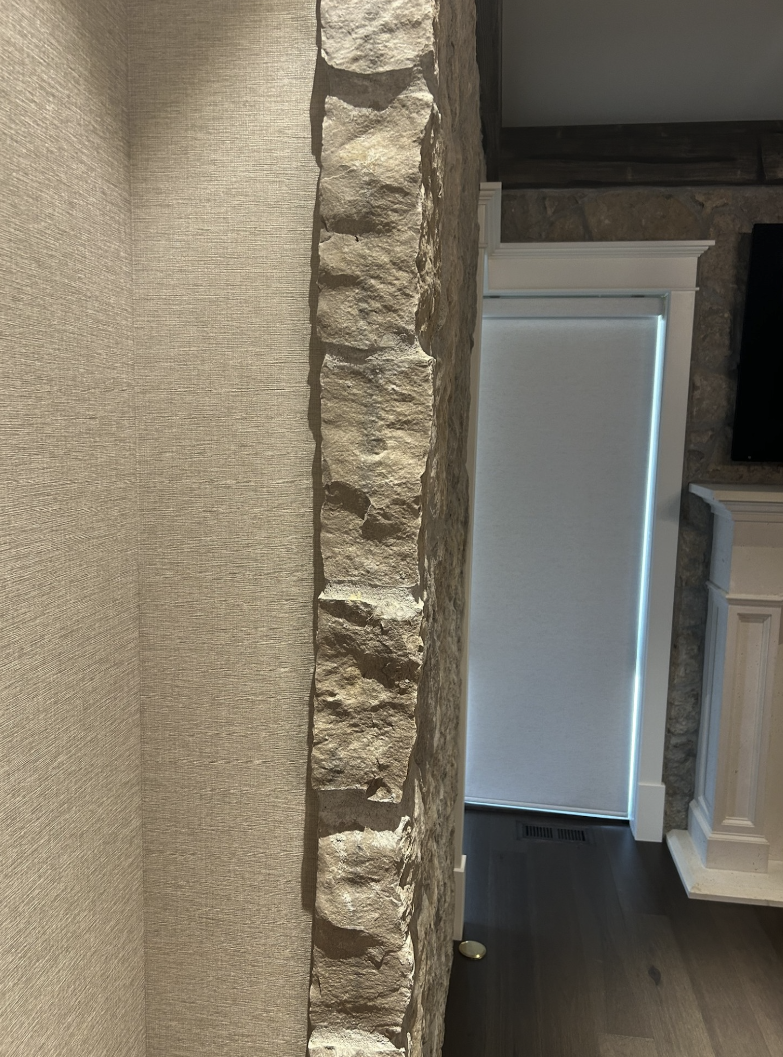 Harvest Gold Limestone Thin Veneer - Random - Flats