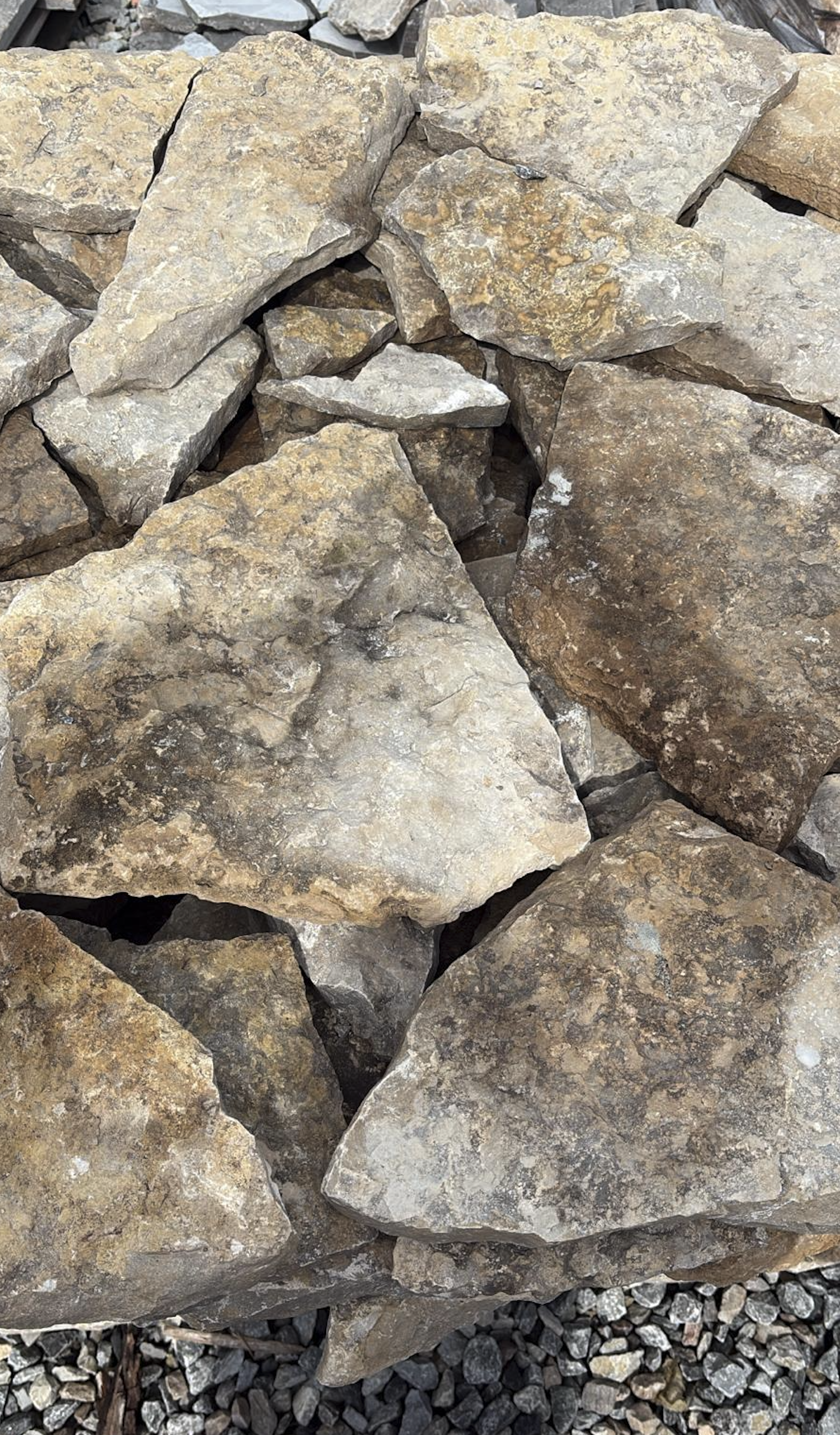 Harvest Gold Limestone Thin Veneer - Random - Flats