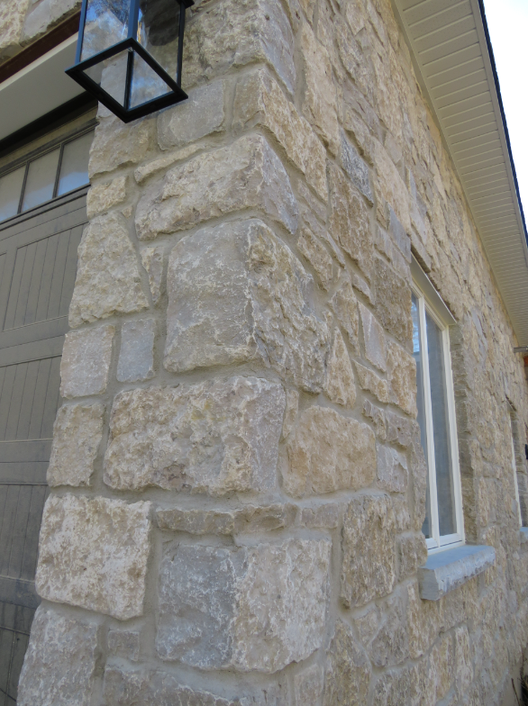 Harvest Gold Limestone Olde Mill Blend - Thin Veneer Stone - Tumbled - Flats