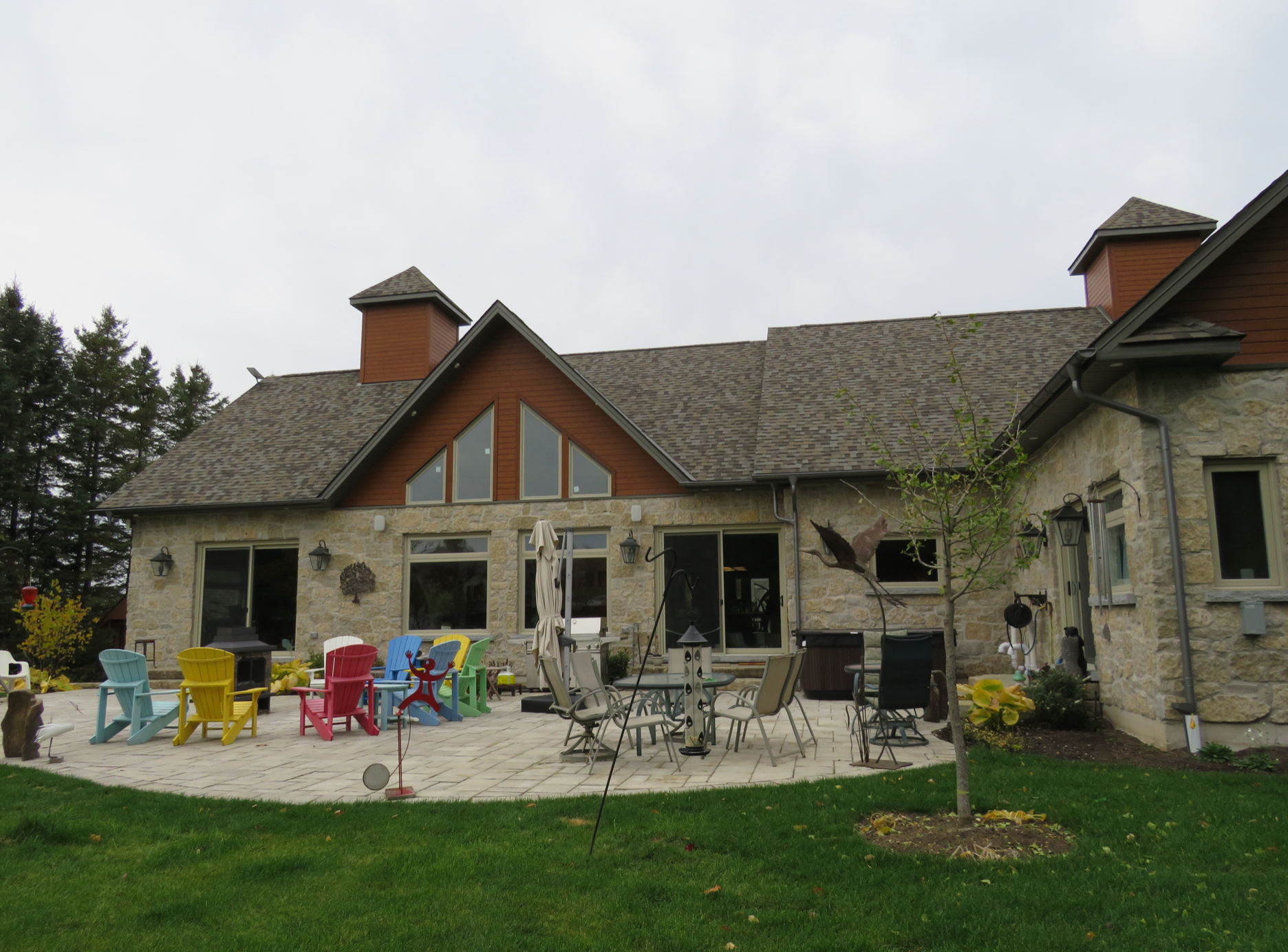 Harvest Gold Limestone Olde Mill Blend - Thin Veneer Stone - Tumbled - Flats