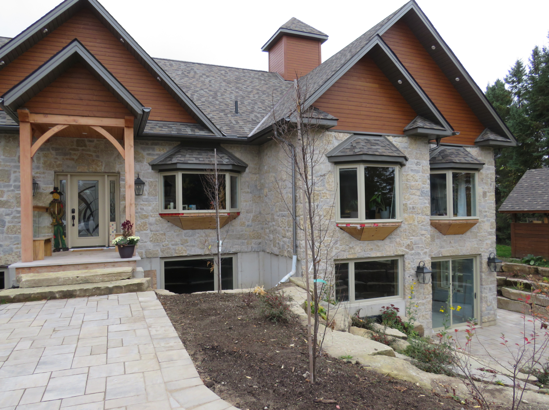 Harvest Gold Limestone Olde Mill Blend - Thin Veneer Stone - Tumbled - Flats