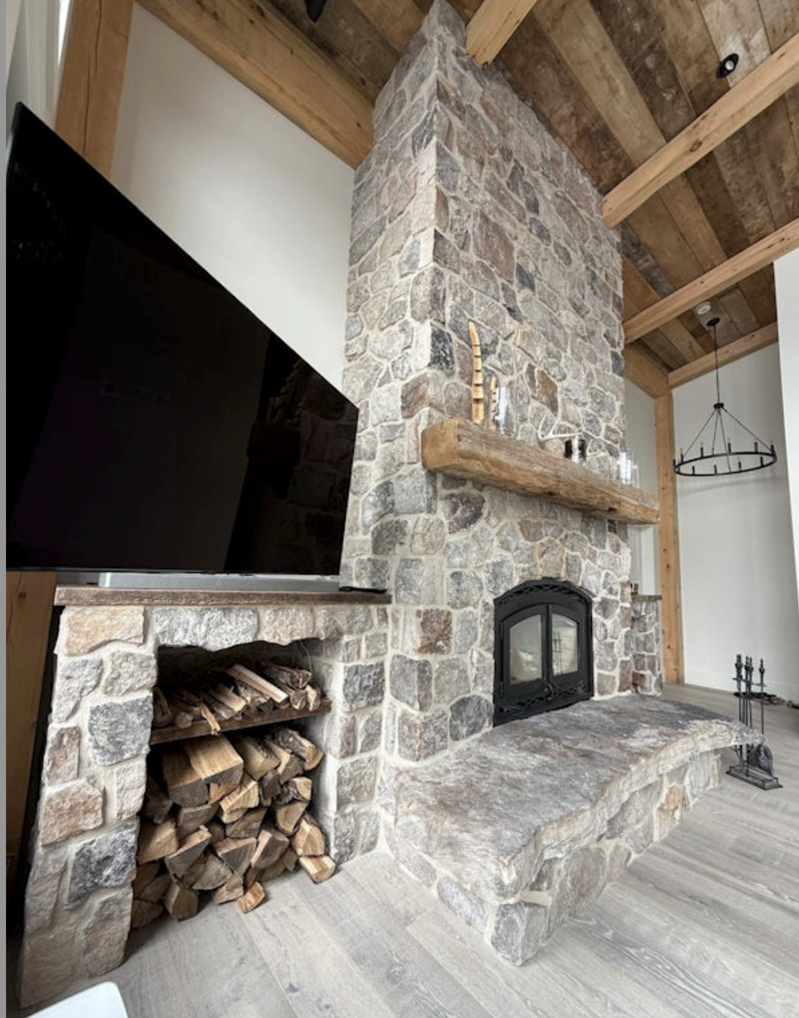 Collingwood Weathered Face Brown Sandstone Blend - Thin Stone Veneer - Flats