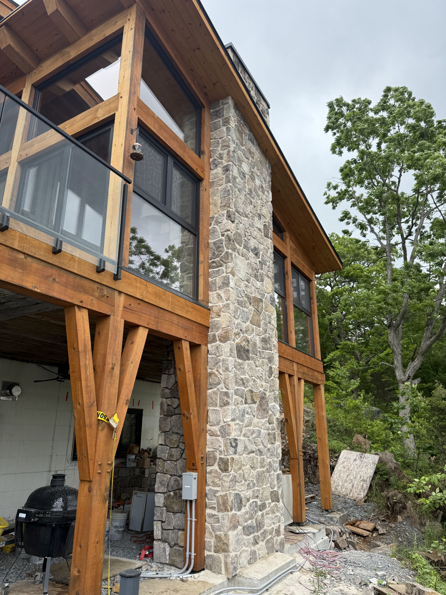 Collingwood Weathered Face Premium Brown Sandstone Blend - Thin Stone Veneer - Corners