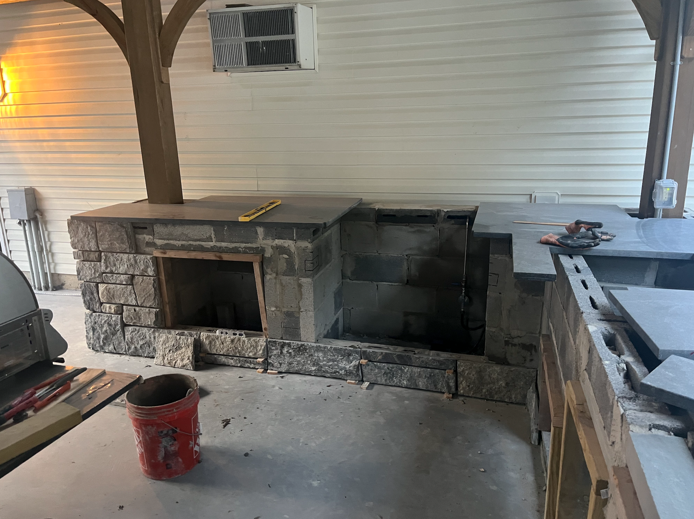 Timothy's Blend Sawn Height - Thin Stone Veneer - Corners