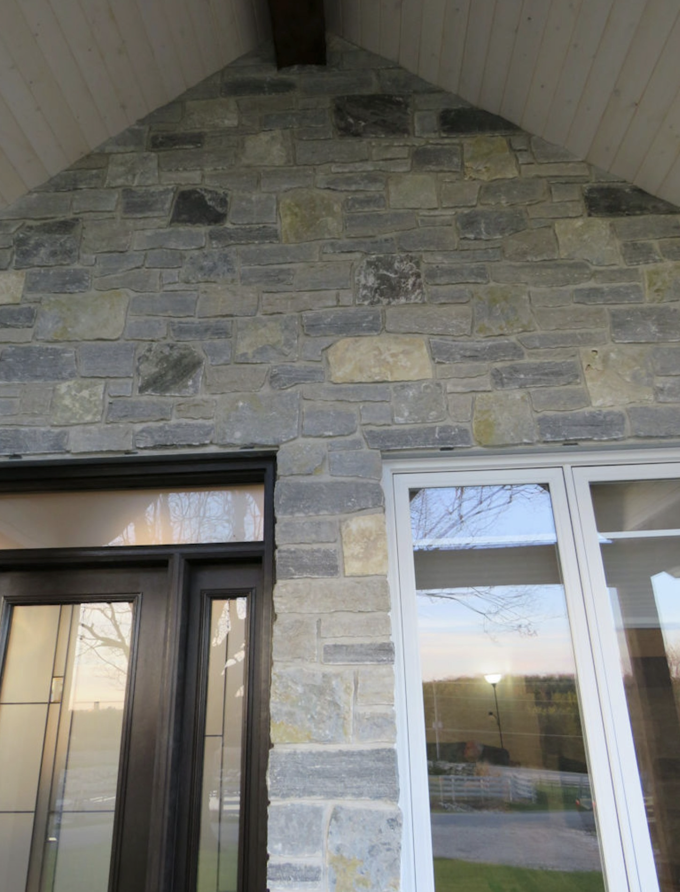 Timothy's Mountain Blend Thin Stone Veneer - Corners