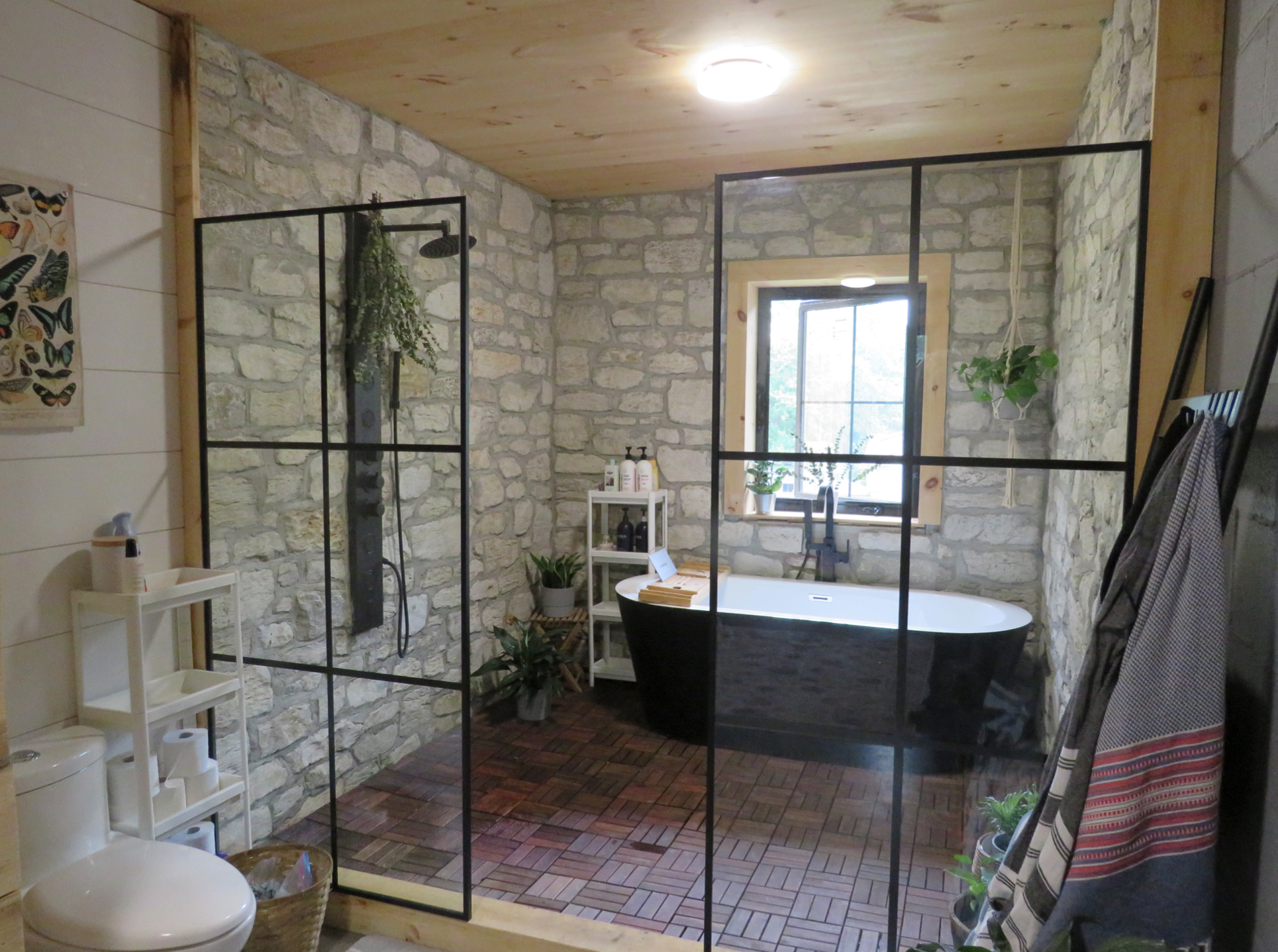 Weatheredge Limestone Weathered Face Ledgerock - Full Bed Building Stone