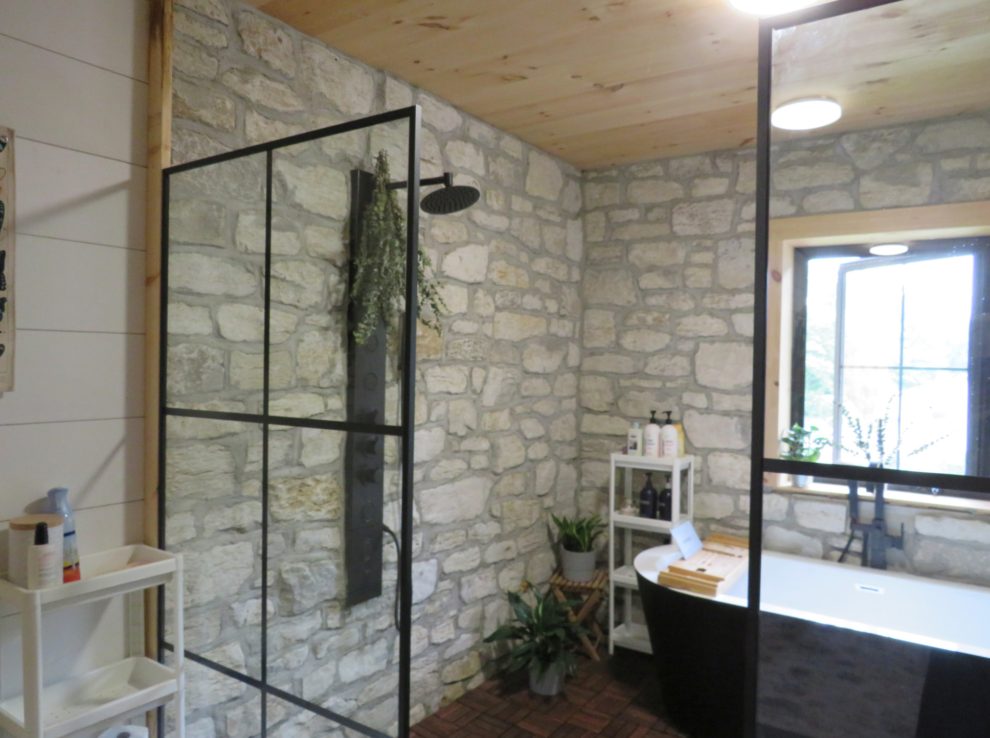 Weatheredge Limestone Weathered Face Ledgerock - Thin Veneer - Flats