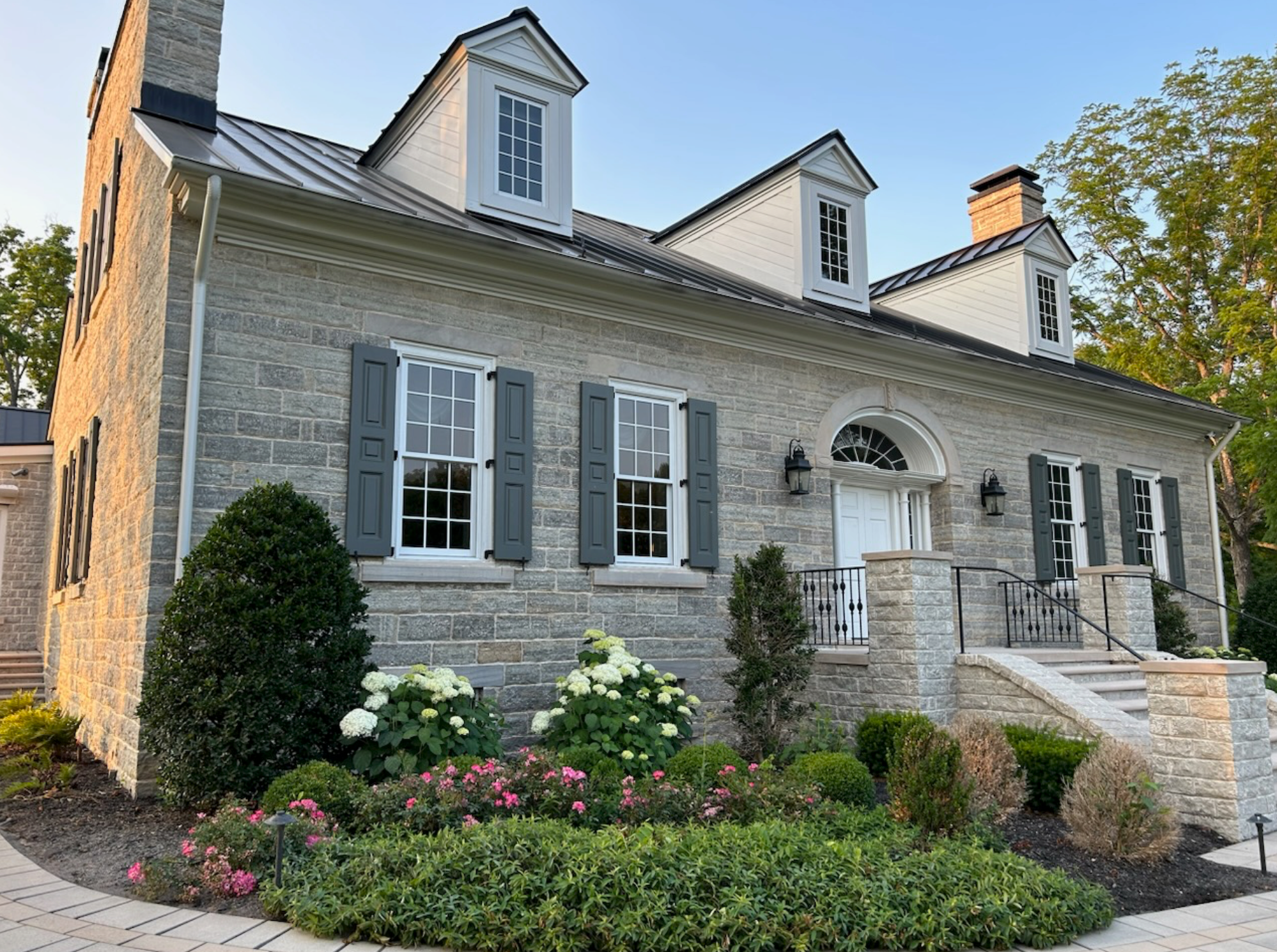 Weatheredge Limestone Ledgerock Thin Veneer - 7" Sawn Height, Random Lengths - Flats
