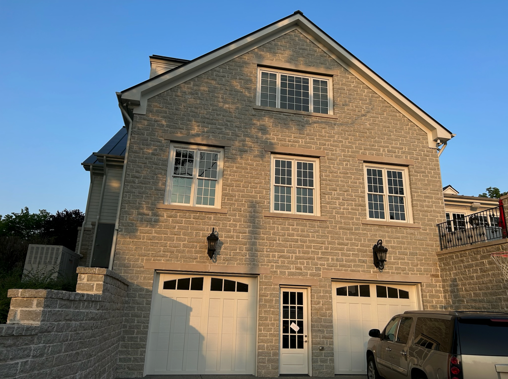 Weatheredge Limestone Ledgerock Thin Veneer - 7" Sawn Height, Random Lengths - Corners
