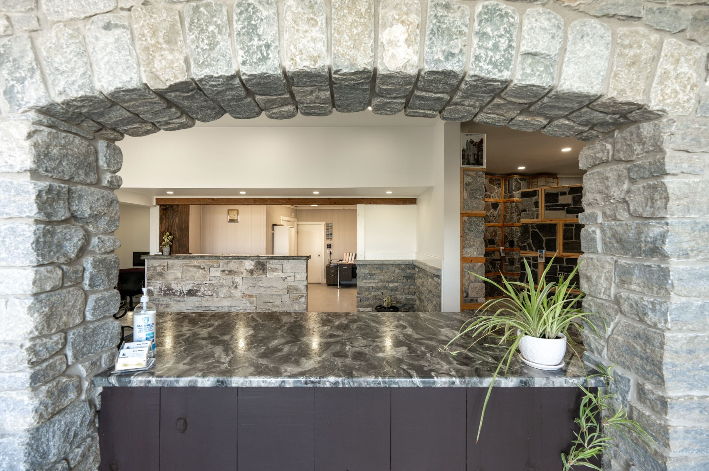 Weatheredge Limestone Ledgerock Thin Veneer - Tumbled - Flats