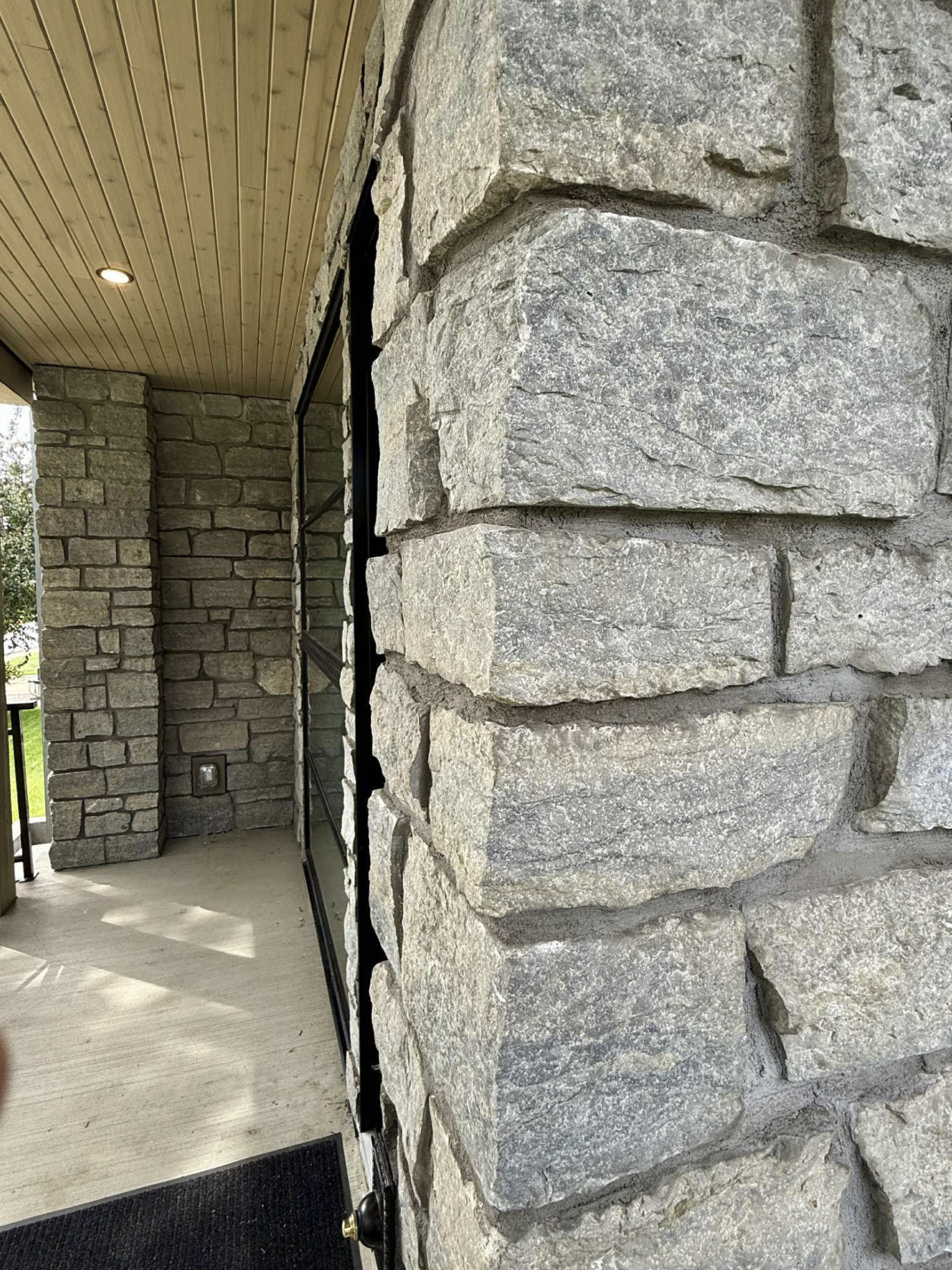 Weatheredge Limestone Ledgerock - Full Bed Building Stone