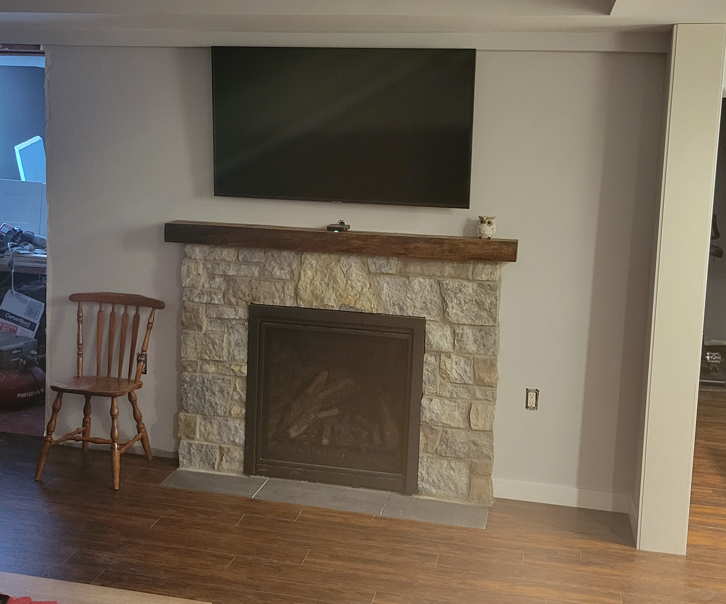 Weatheredge Limestone Thin Veneer with Brown Limestone Accent - Sawn Height (2 1/4", 5", 7 3/4", 10 1/2") - Corners