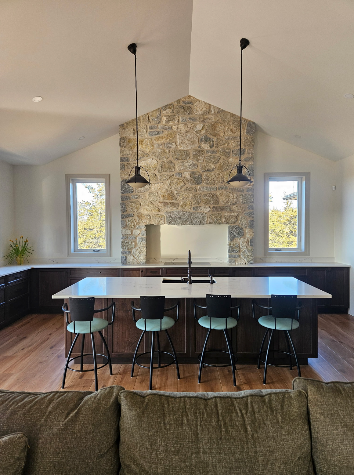 Weatheredge Limestone - Split Face Olde Mill Blend - Tumbled - Full Bed Building Stone