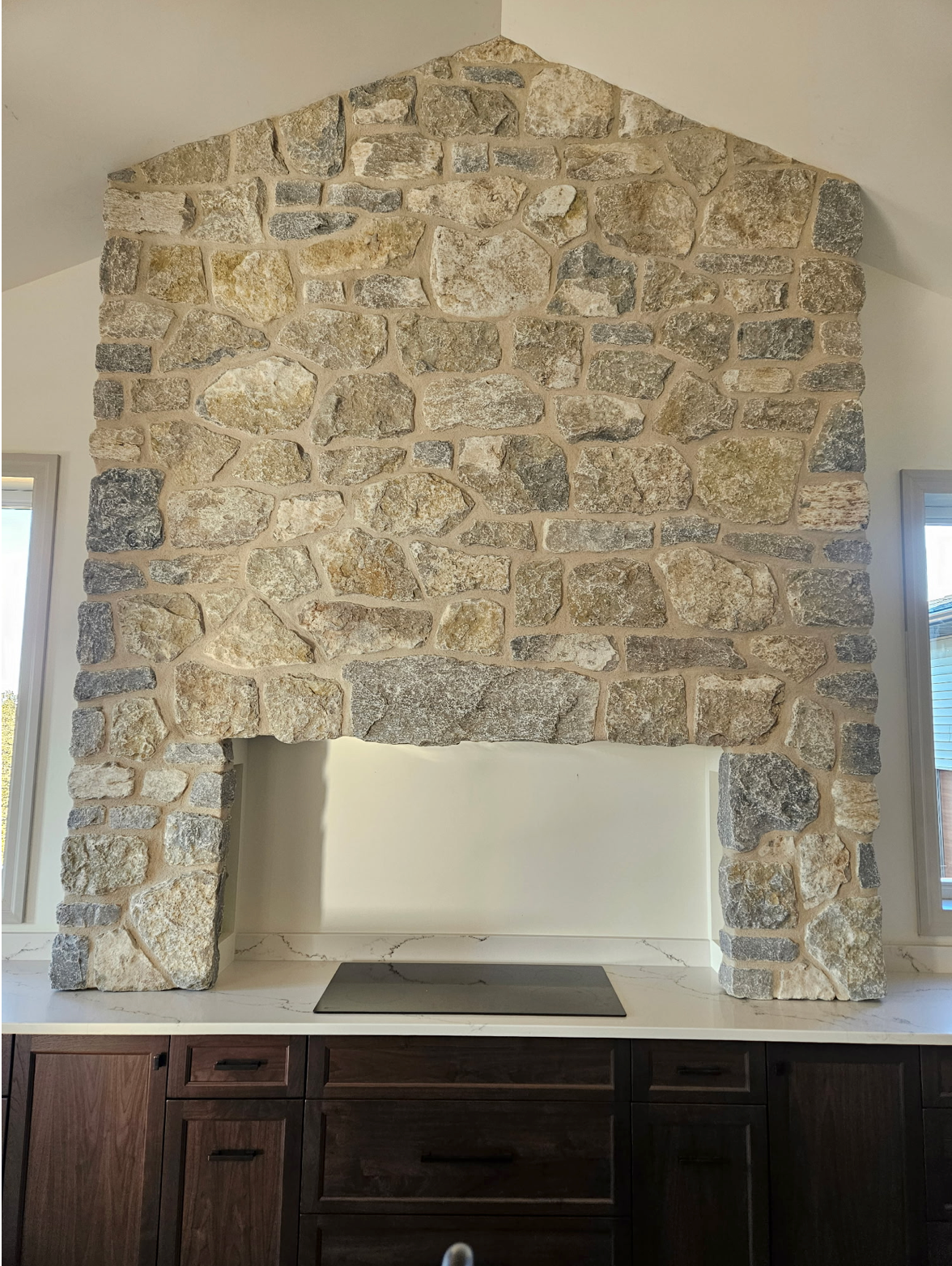 Weatheredge Limestone - Split Face Olde Mill Blend - Tumbled - Full Bed Building Stone