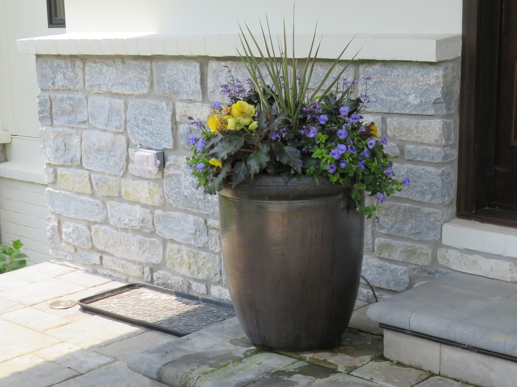 Weatheredge Limestone Ledgerock Thin Veneer - Tumbled - Flats