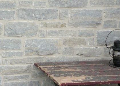 Weatheredge Limestone Ledgerock Thin Veneer - 7" Sawn Height, Random Lengths - Corners