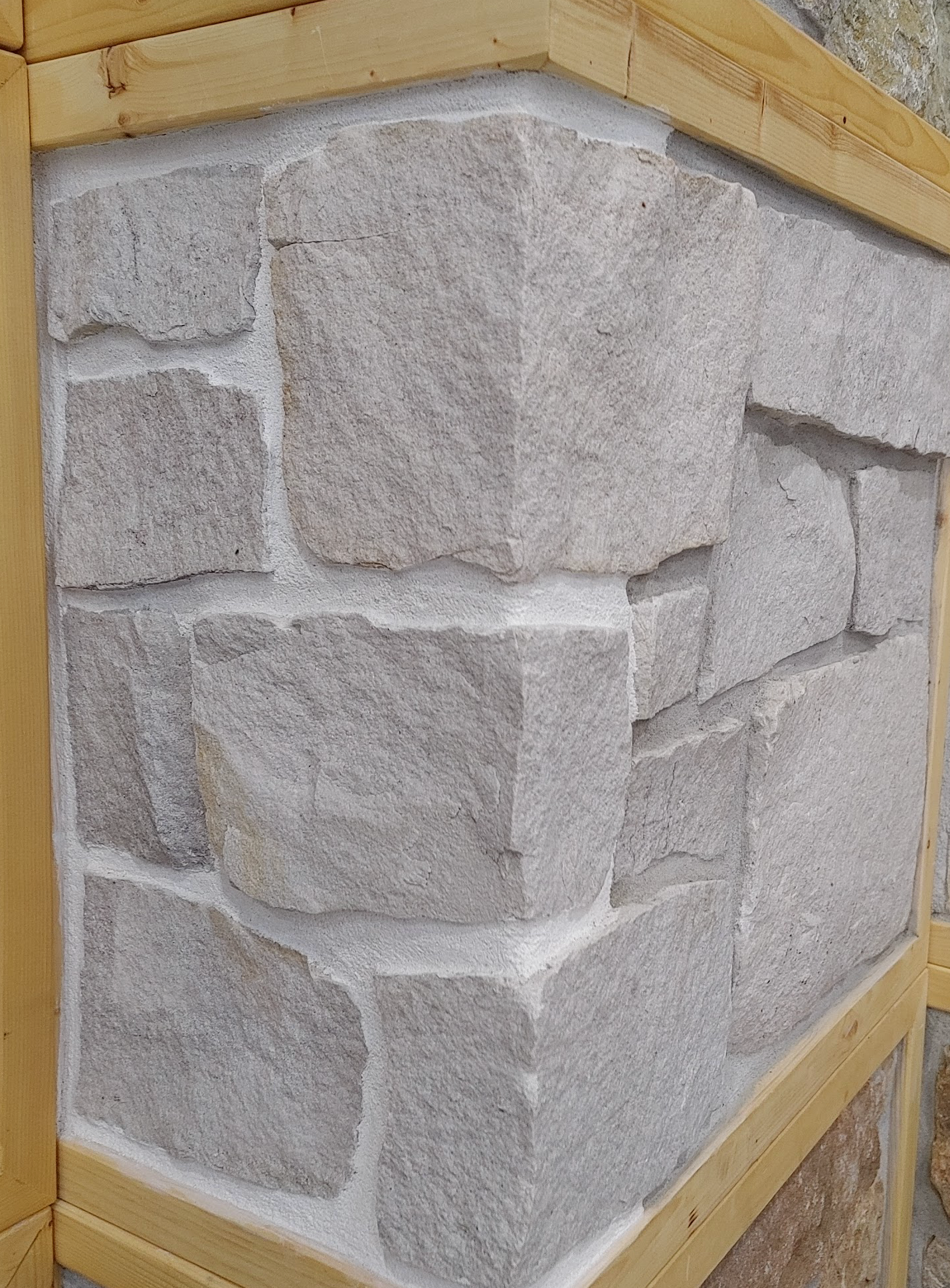 White Sandstone - Guillotined Squares & Recs - Thin Stone Veneer - Corners