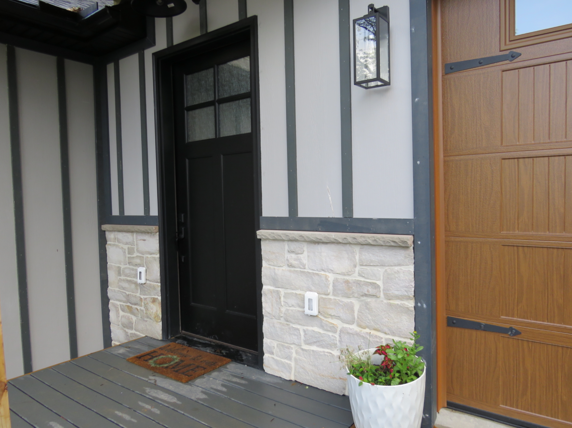 White Sandstone - Guillotined Squares & Recs - Thin Stone Veneer - Corners
