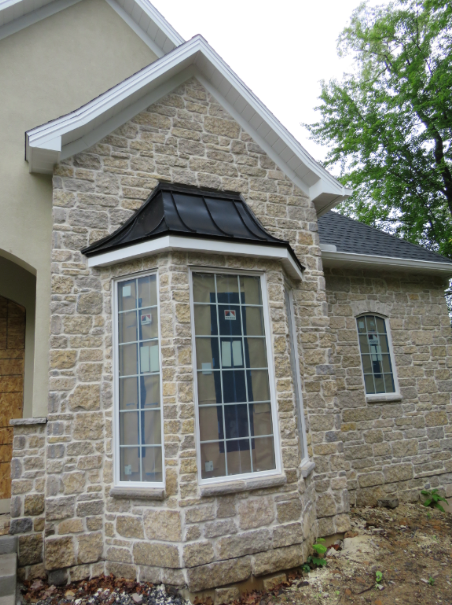 Harvest Gold Limestone Sawn Height Tumbled - Thin Stone Veneer - Corners