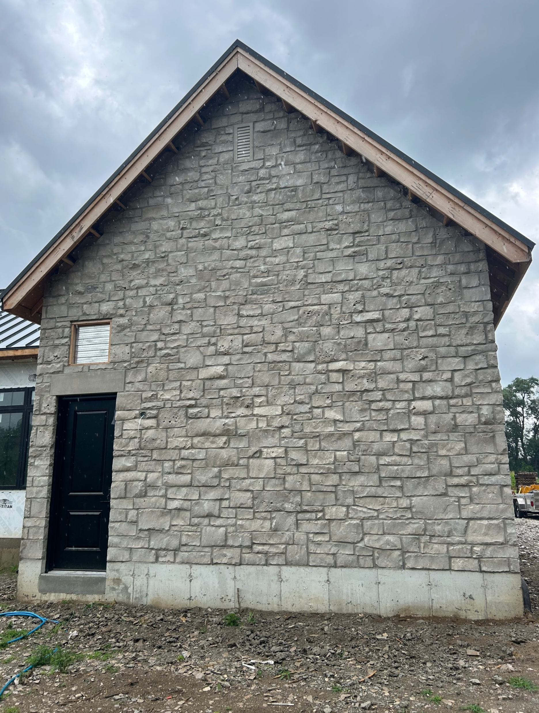 Guelph Buff Tan Limestone - Thin Veneer - Flats