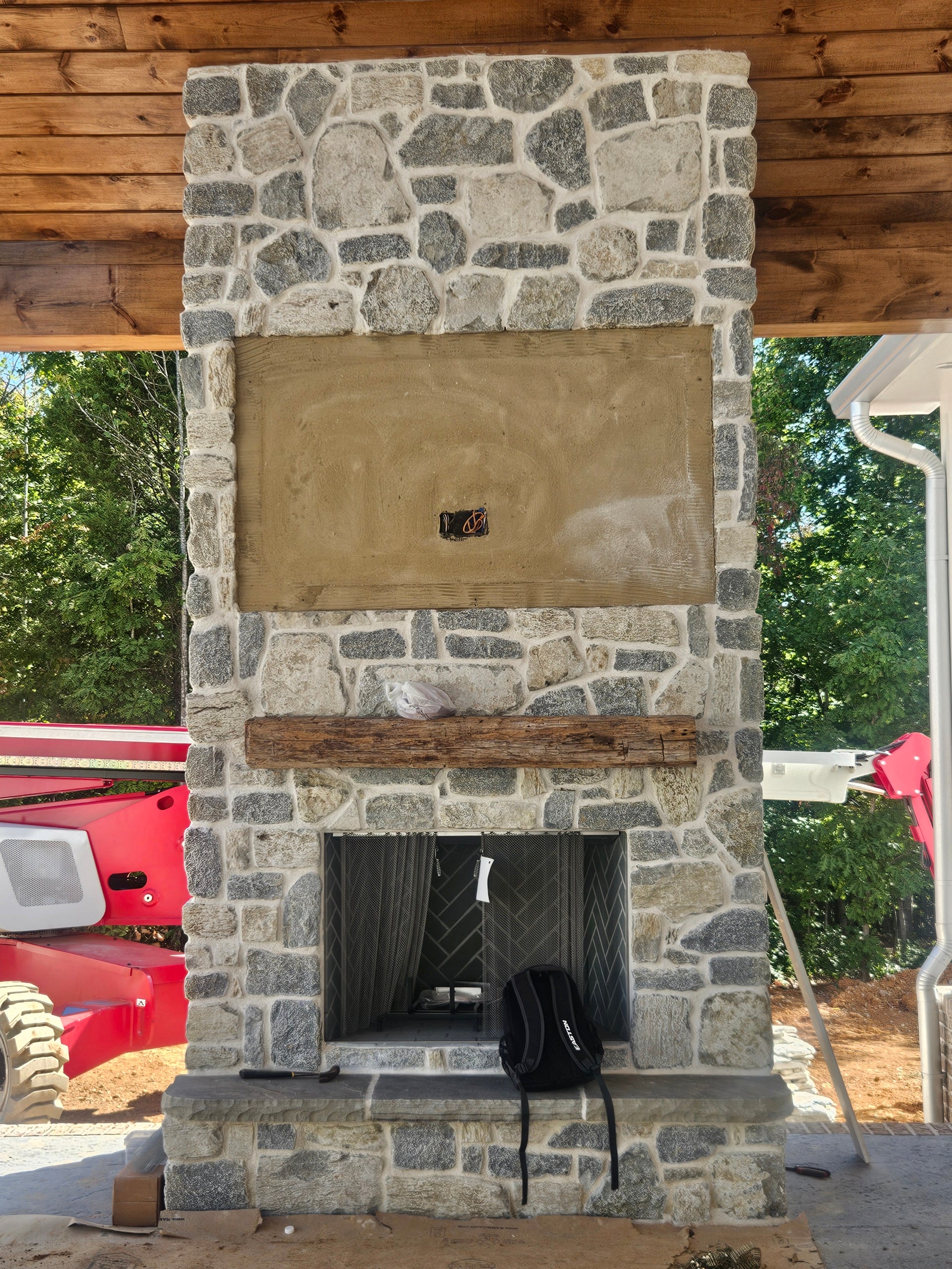 Piedra caliza Weatheredge Olde Mill Estate Blend con acento Weatheredface blanco - Piedra de construcción desgastada - Cama completa