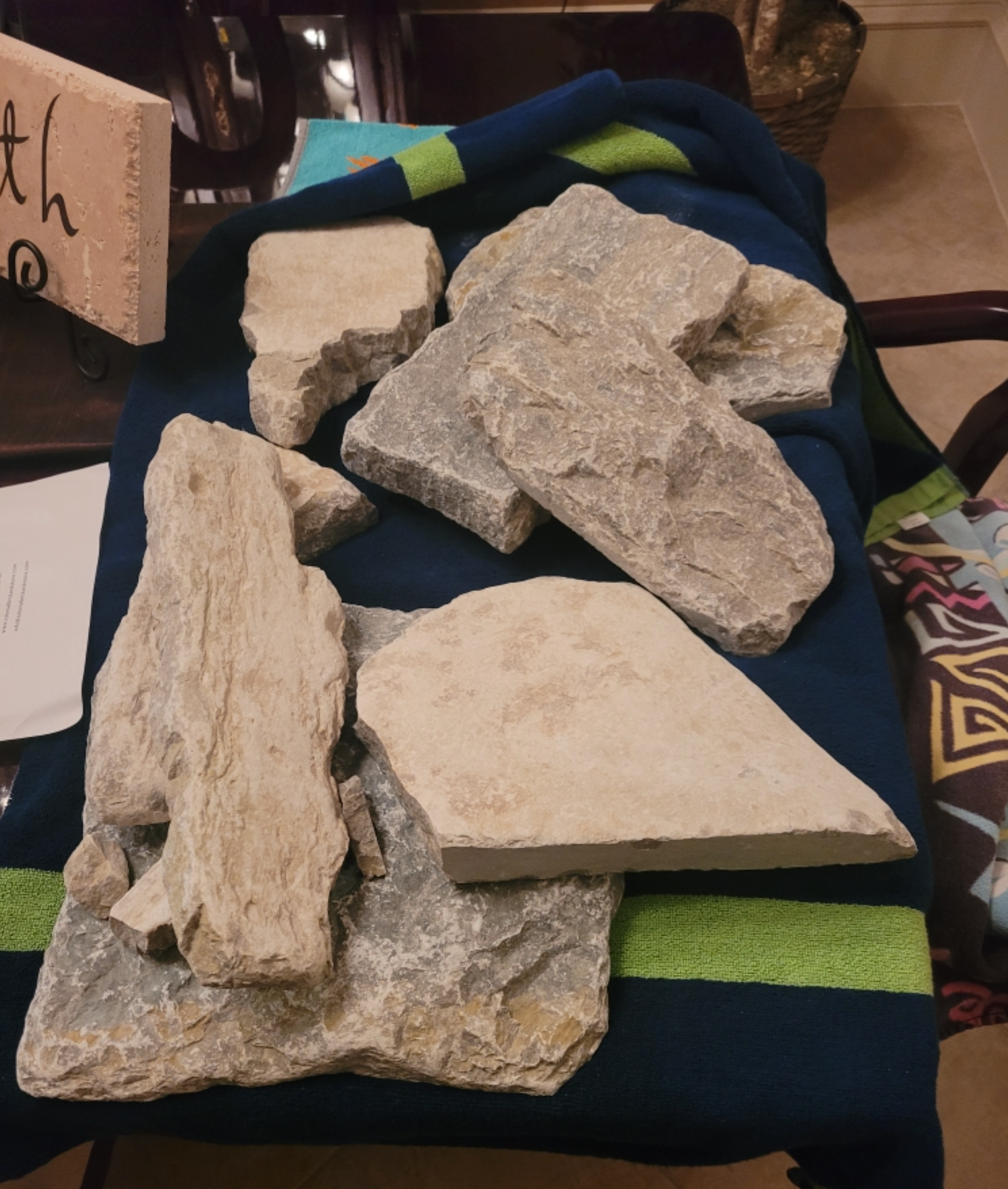 Weatheredge Limestone Olde Mill Estate Blend with White Weatheredface Accent - Tumbled - Corners