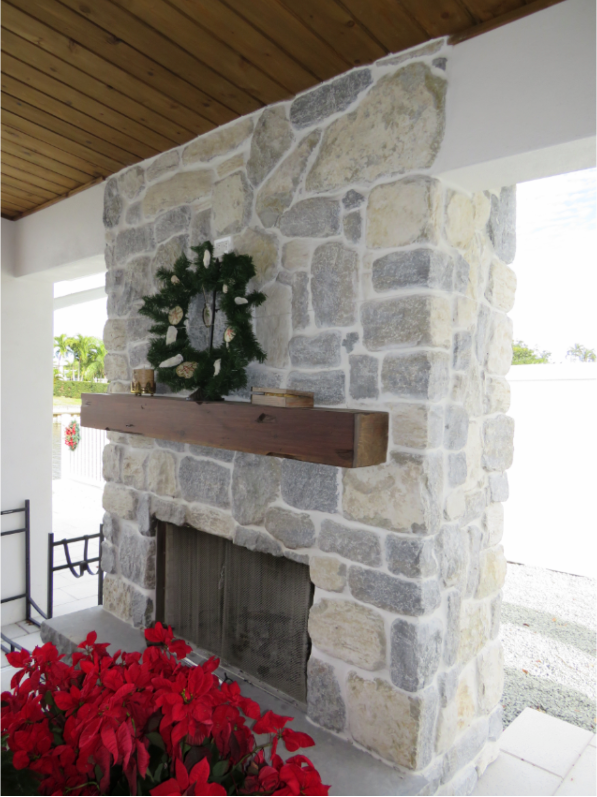 Weatheredge Limestone Olde Mill Estate Blend with White Weatheredface Accent - Tumbled - Full Bed Building Stone - Corners