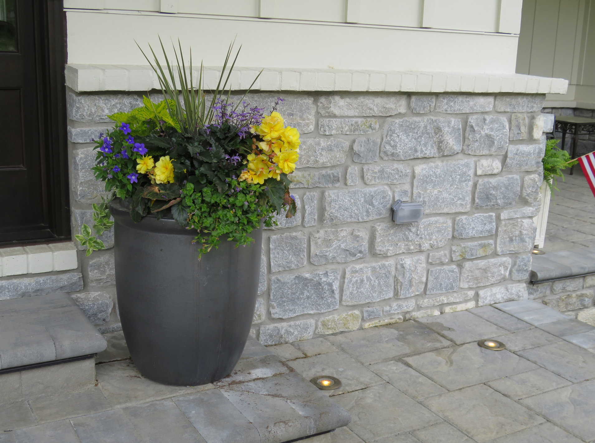 Weatheredge Limestone Ledgerock Thin Veneer - Tumbled - Flats