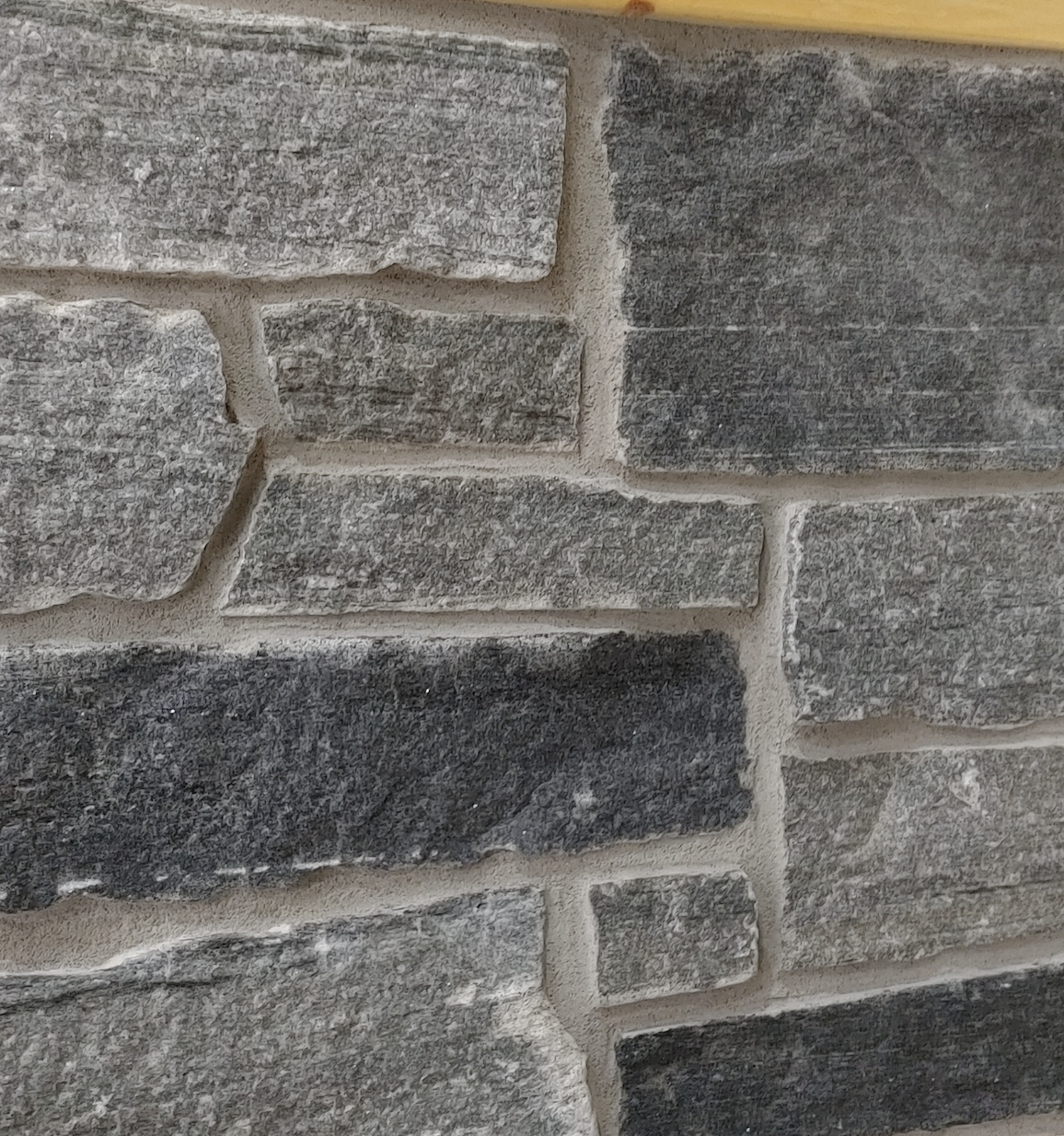 Cheltenham Blend Ledgerock - Thin Stone Veneer - Corners