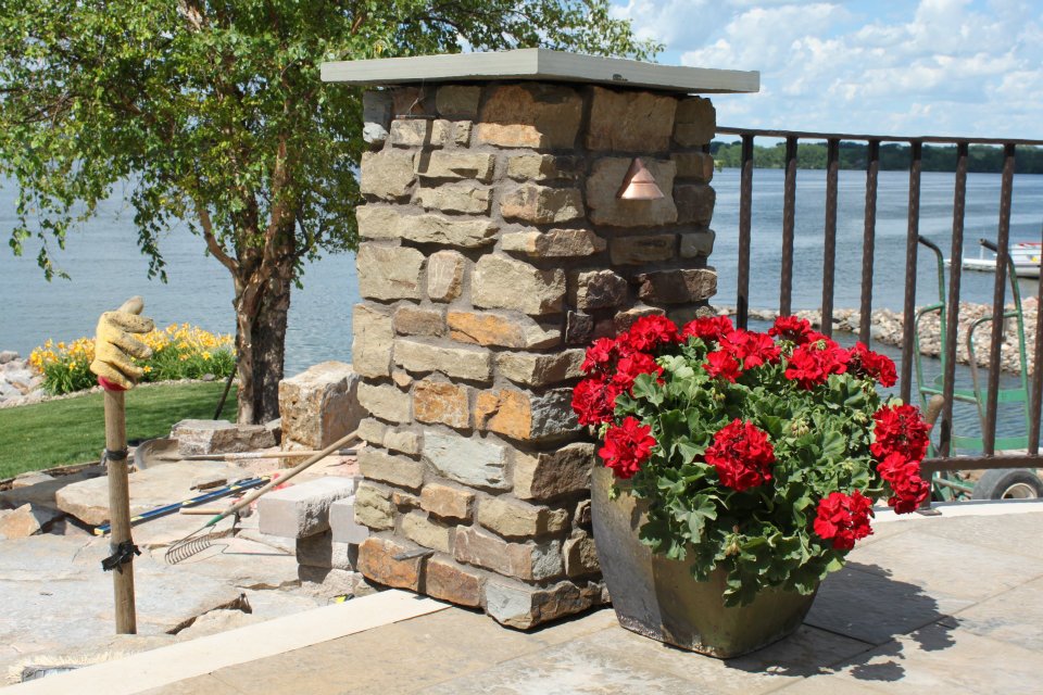 Peterborough Fence Wall - Earth Tone Blend Thin Stone Veneer - Flats