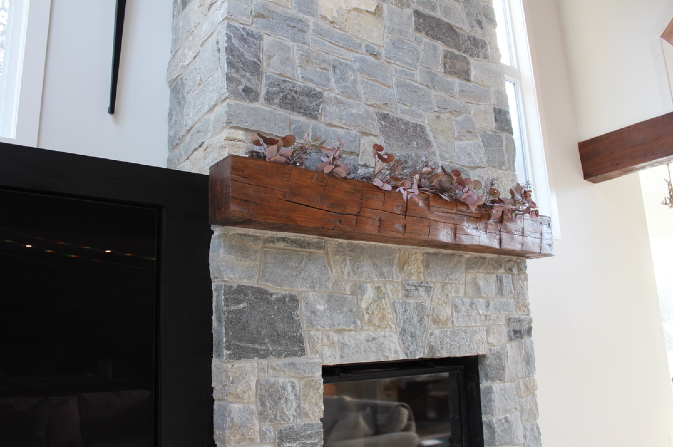 Timothy's Mountain Blend Thin Stone Veneer - Corners