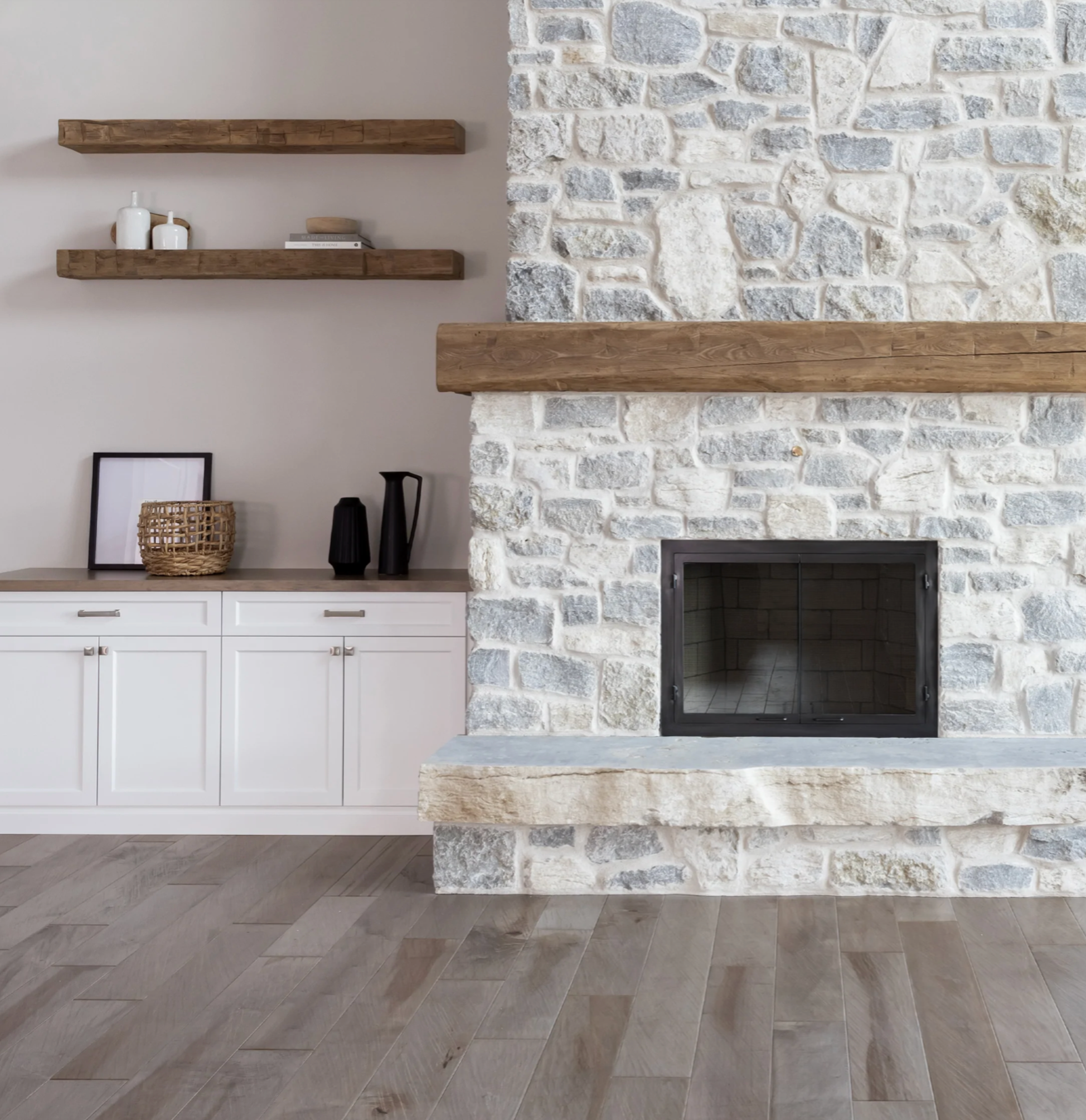 Stone Slabs - Weatheredge Limestone