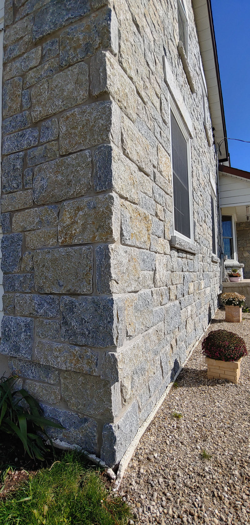 Weatheredge Limestone Bed Face - Thin Veneer - Split Face Sawn Height Tumbled - Flats