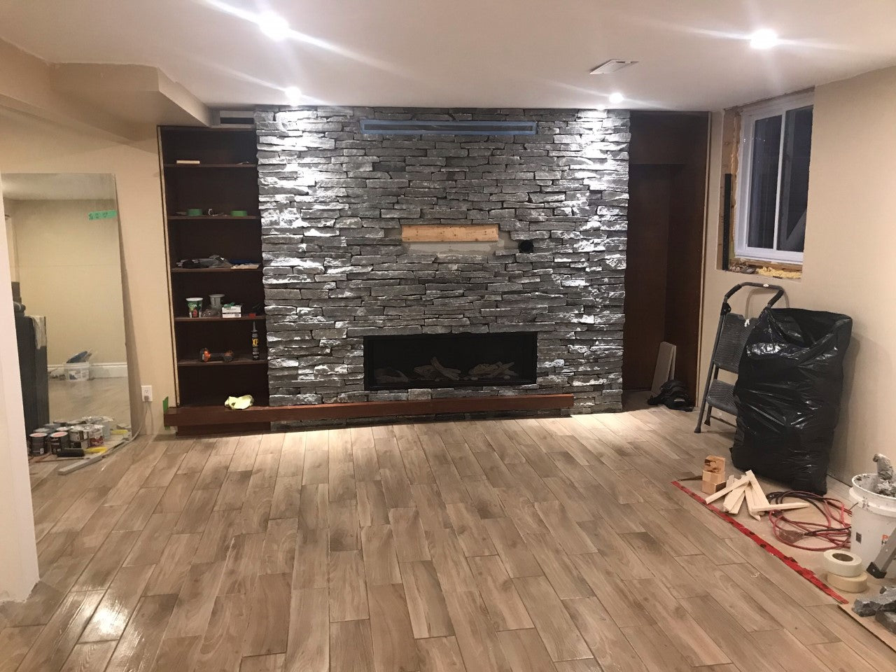 Elite Blue Granite Thin Veneer - Rustic Low Rise Ledgerock - Corners