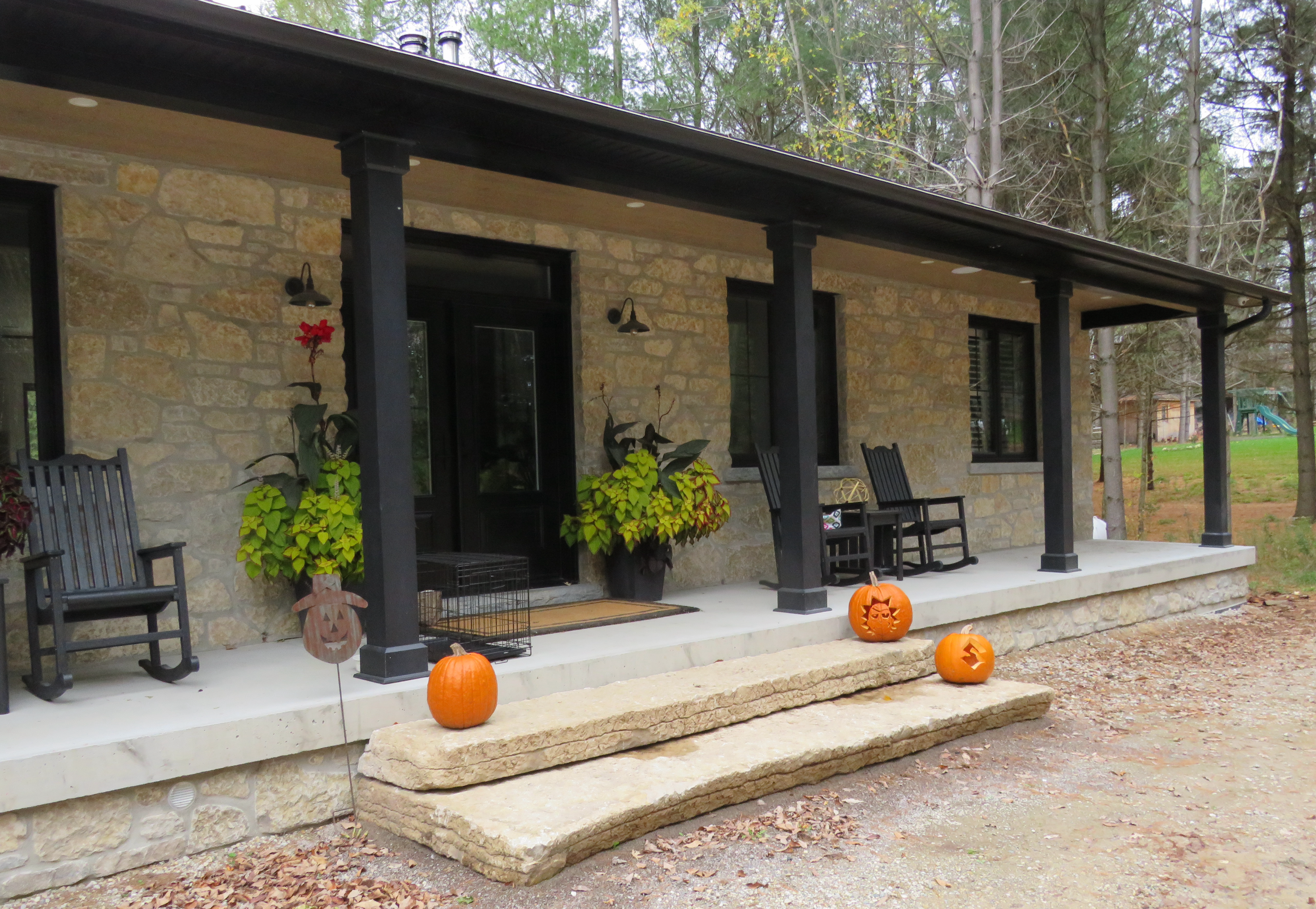 Harvest Gold Limestone Olde Mill Blend - Thin Veneer Stone - Tumbled - Flats