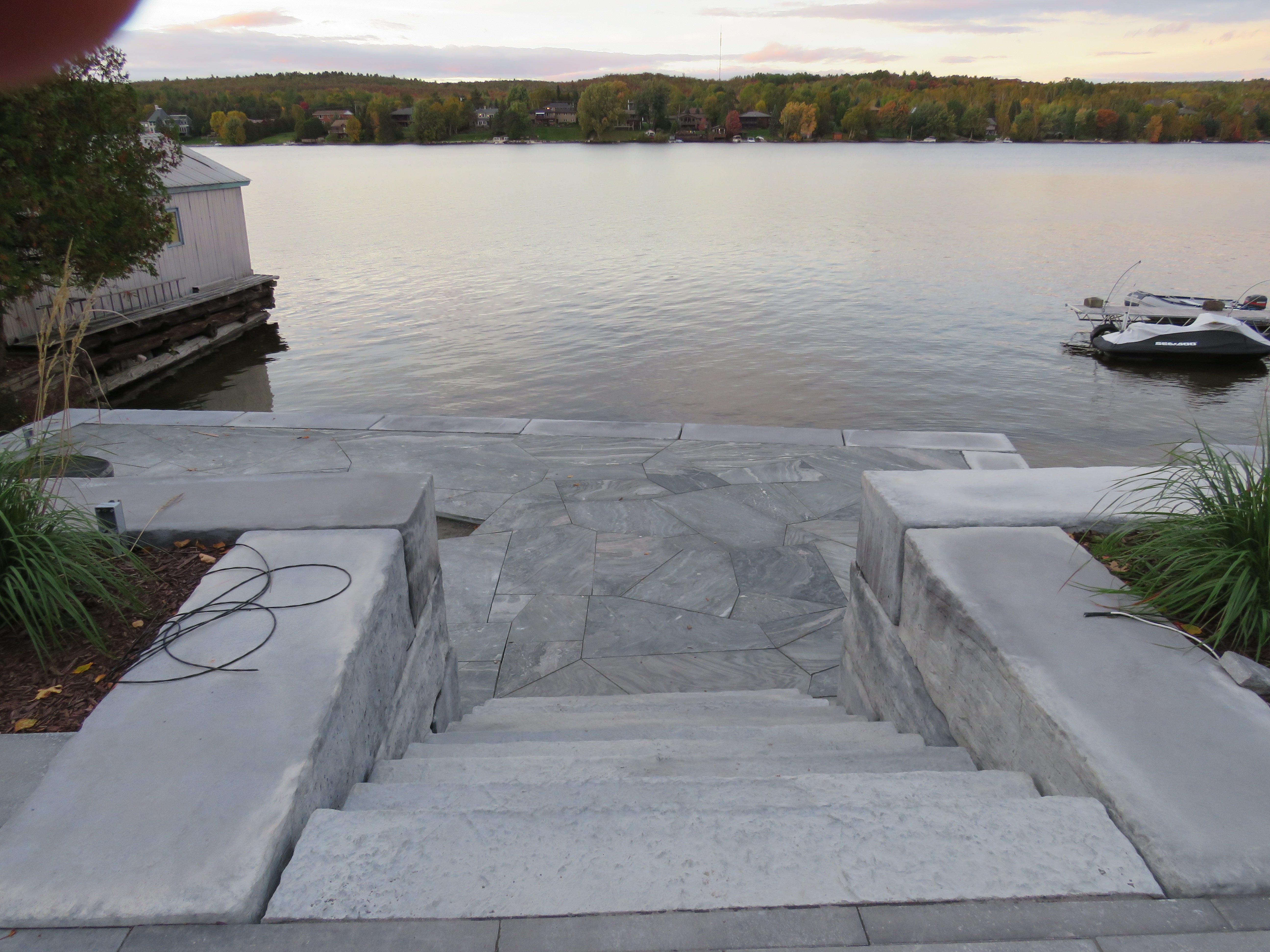 Elite Blue granite irregular split-face flagstone — color and veining detail