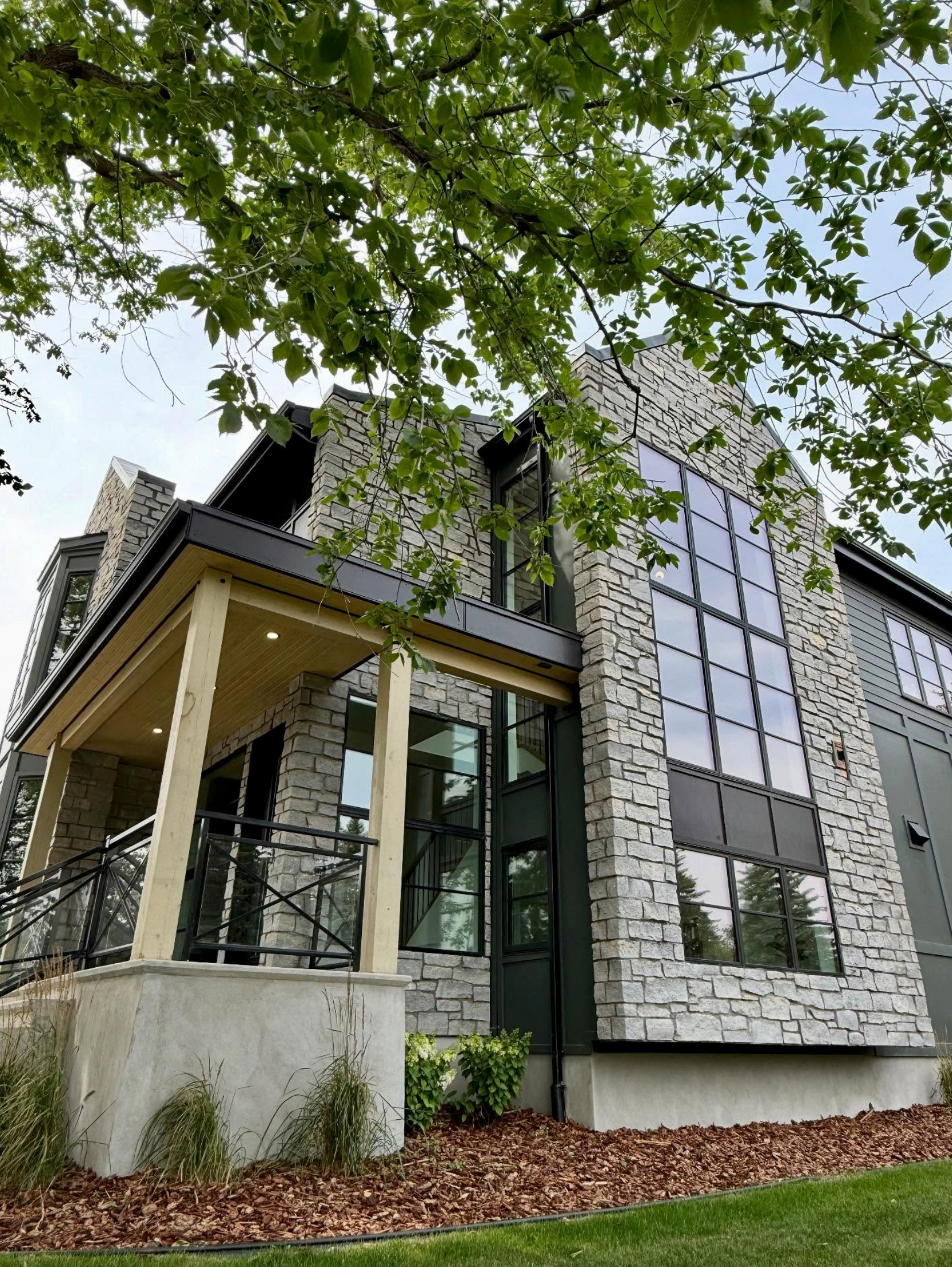 Weatheredge Limestone Ledgerock Thin Veneer - Flats